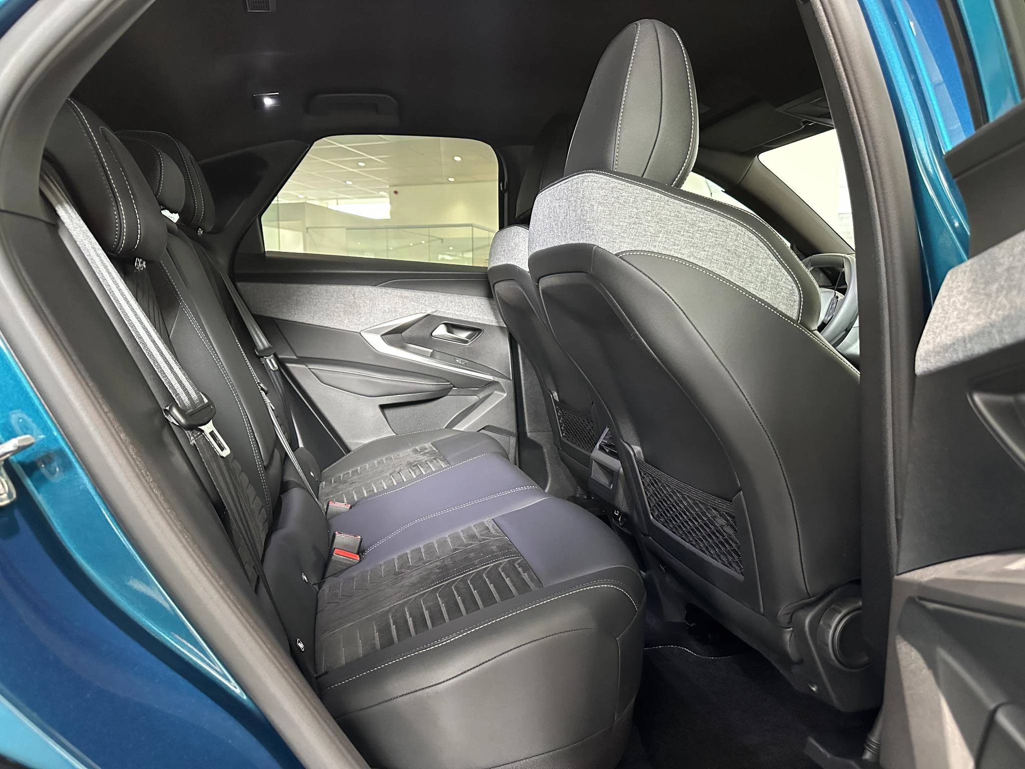 Peugeot-e-3008-image-12