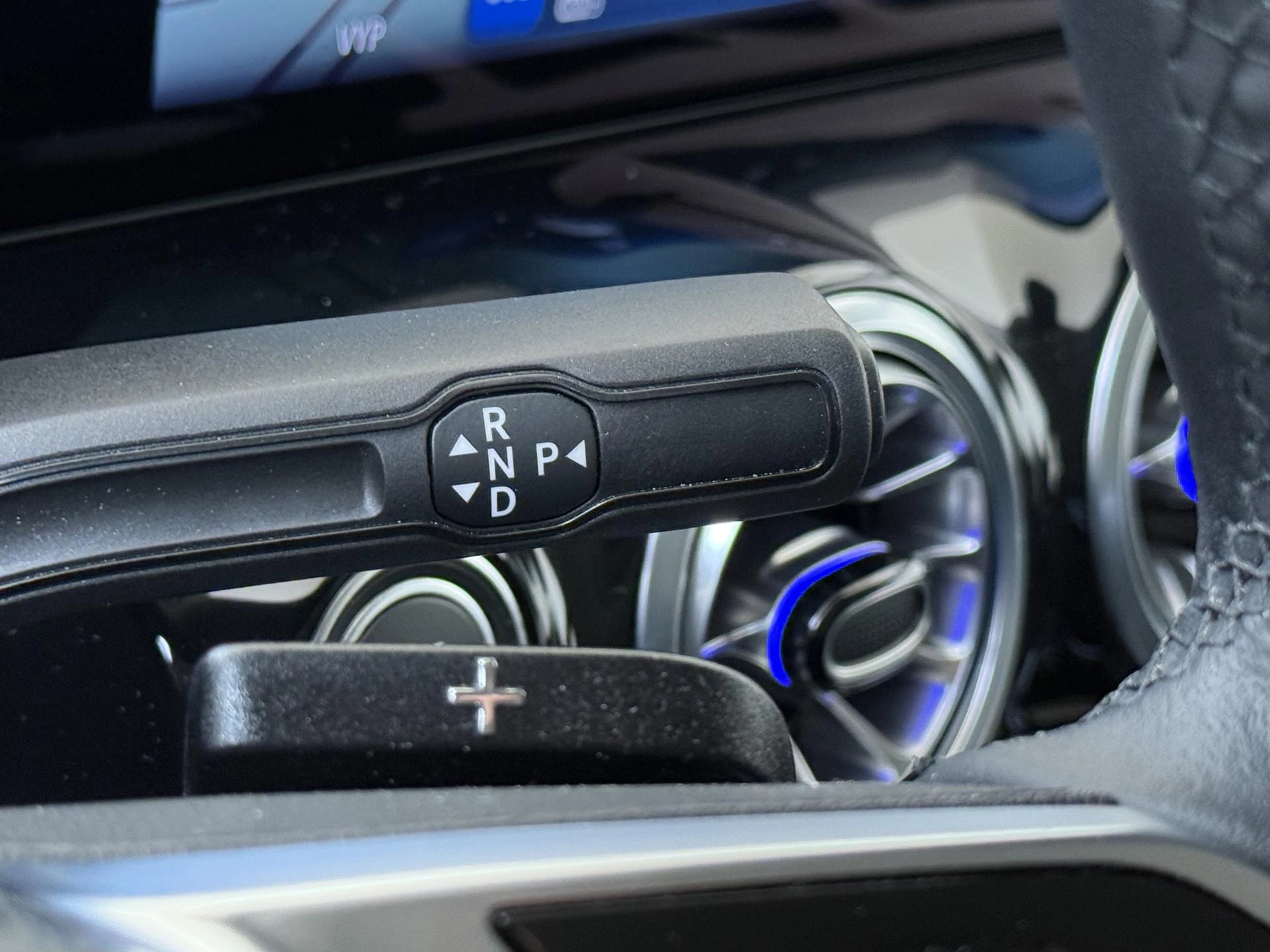 Mercedes-Benz-GLA-image-14