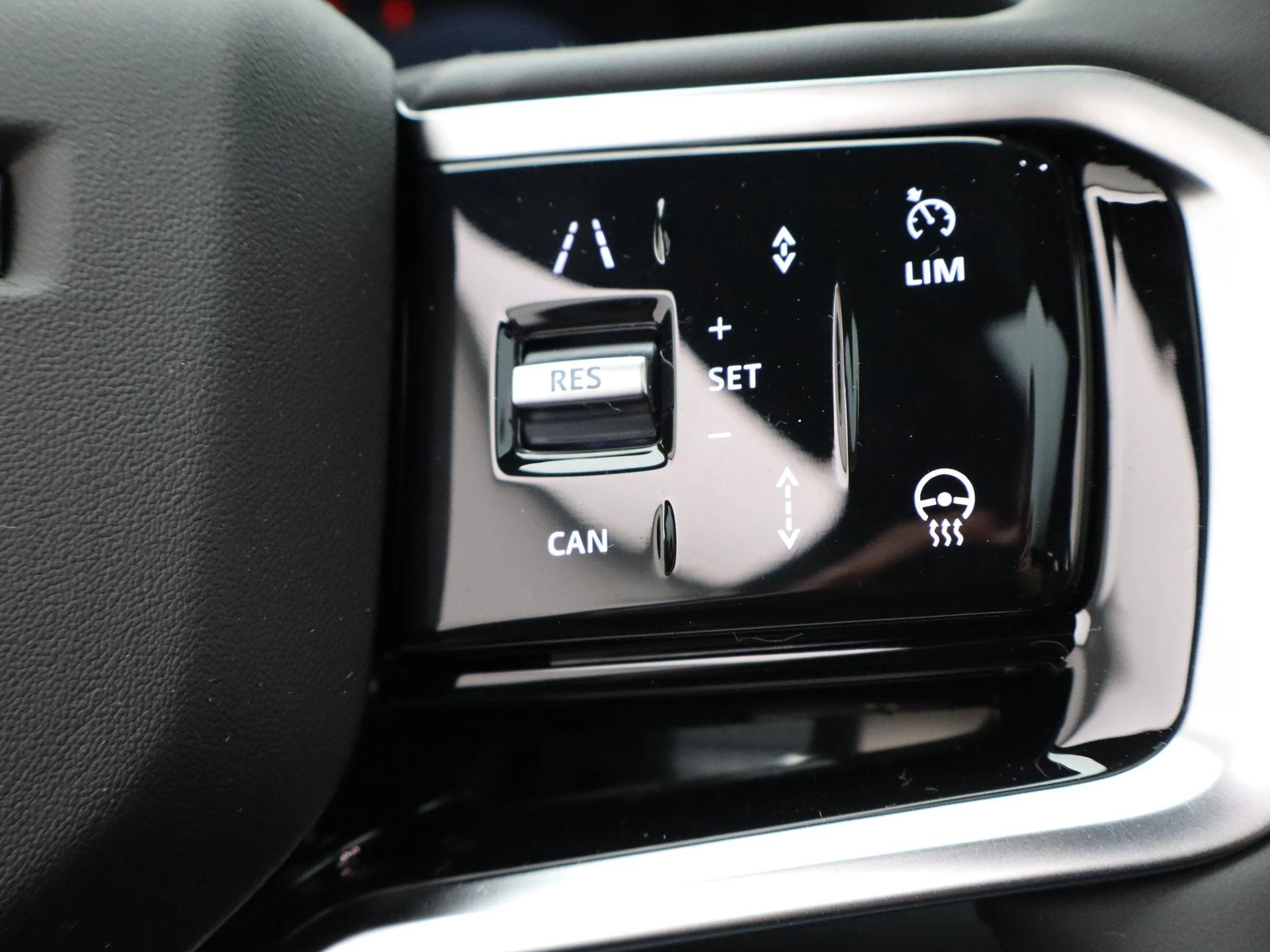 Land Rover-Discovery Sport-image-24