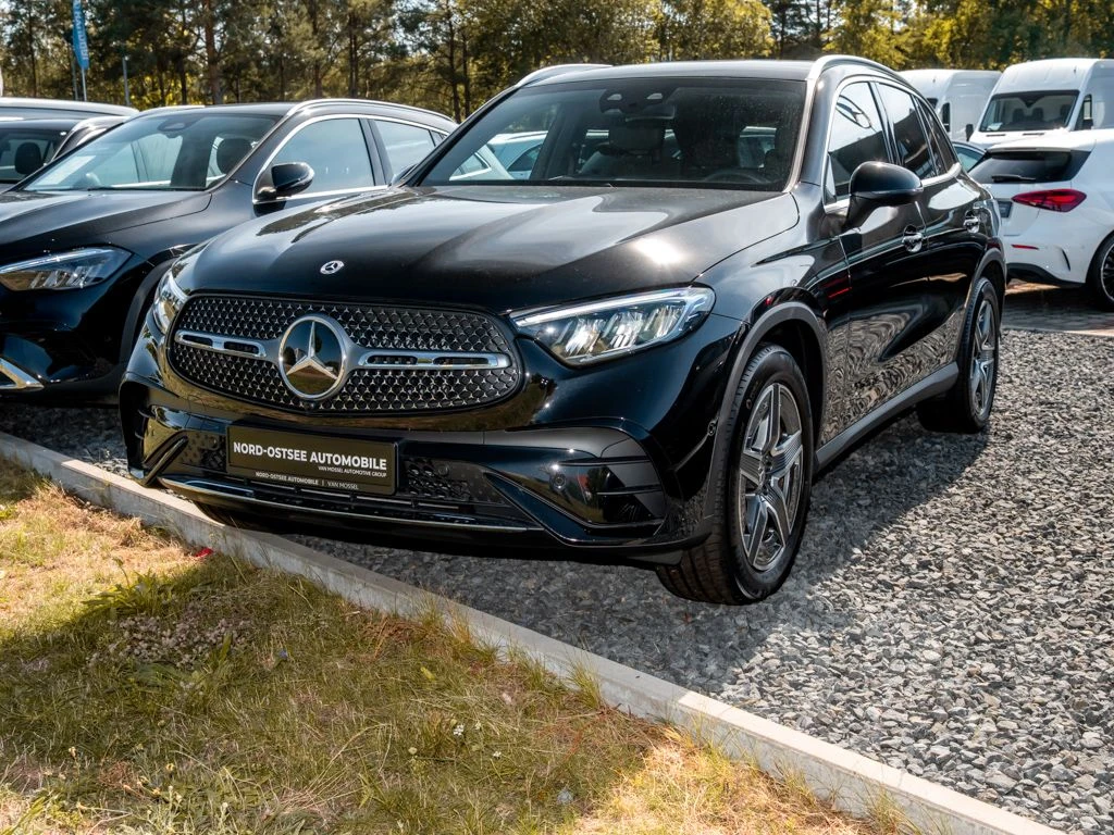 Mercedes-Benz-GLC 300 d-image-7