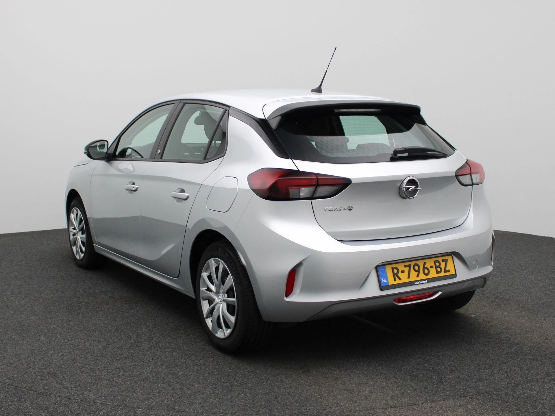 Opel-Corsa-e-image-1