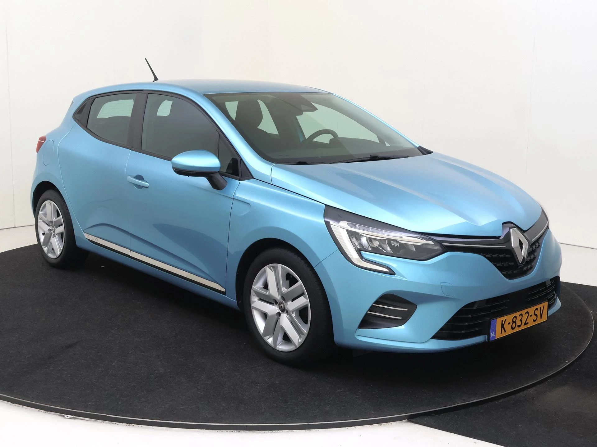 Renault-Clio-image-1