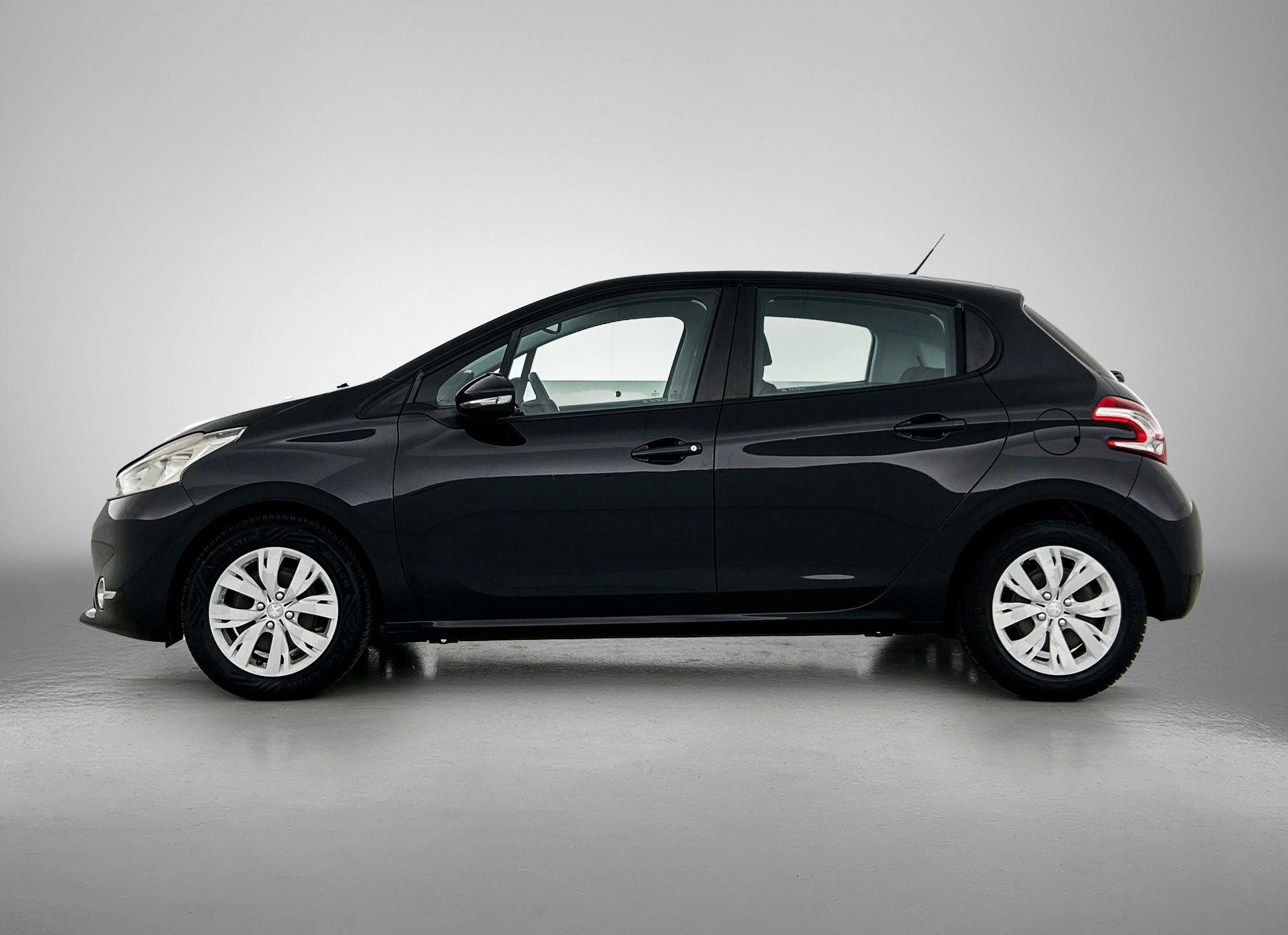 Peugeot-208-image-1