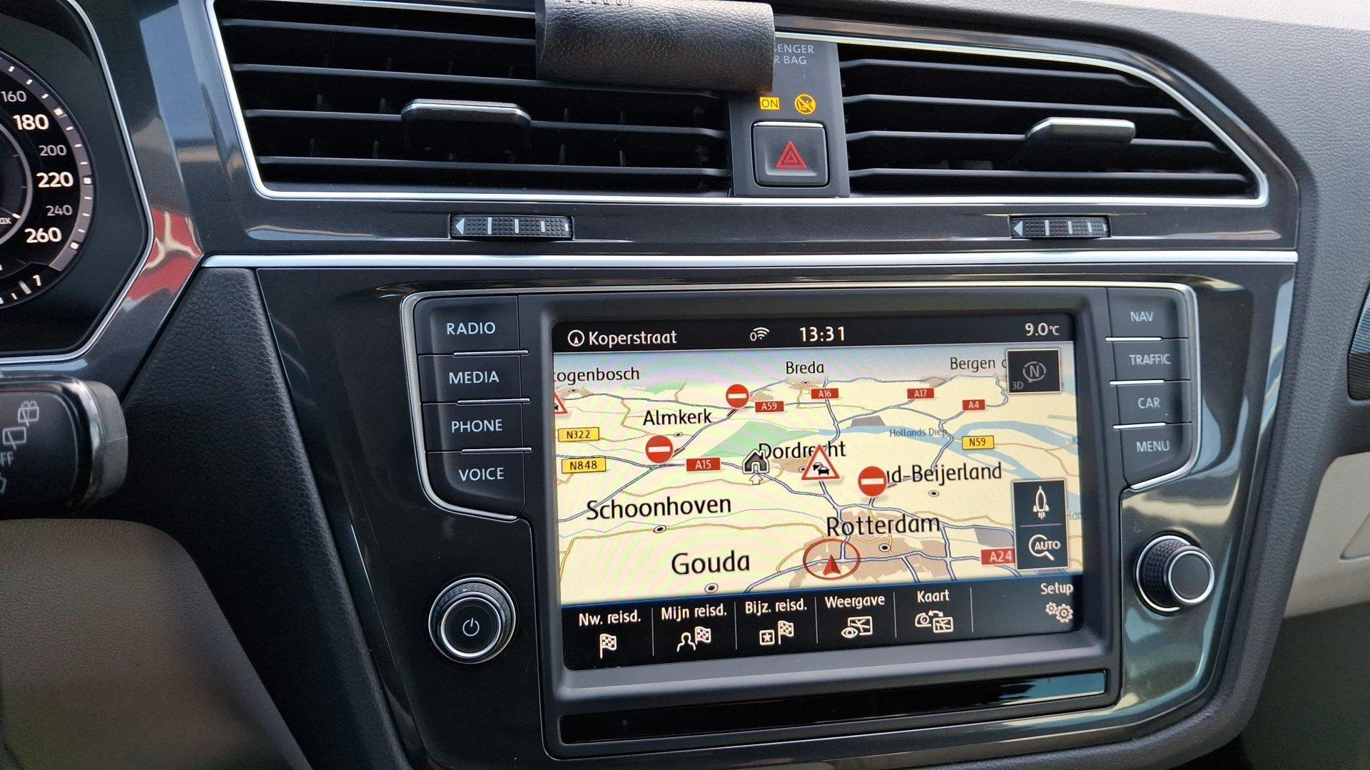 Volkswagen-Tiguan-image-11