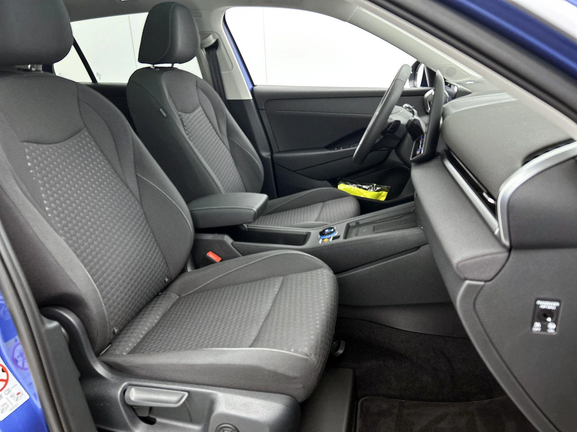 Volkswagen-T-Roc-image-44