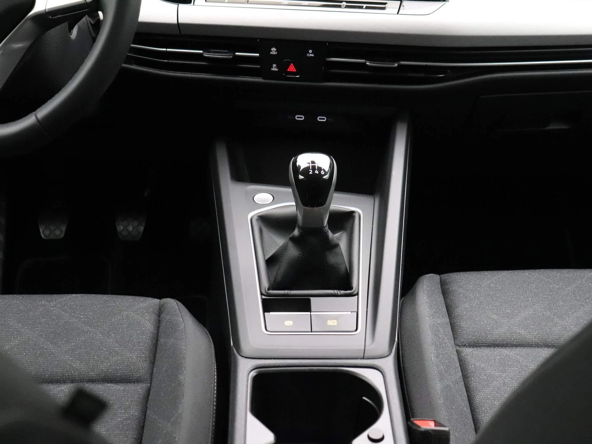 Volkswagen-Golf-image-8