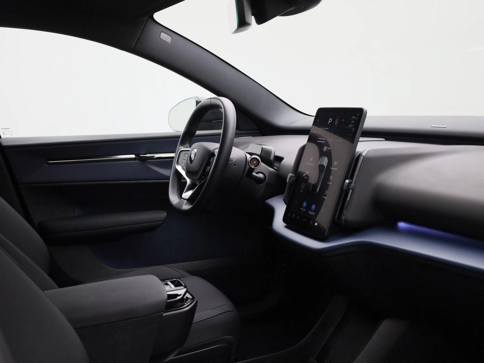 Volvo-EX30-image-30