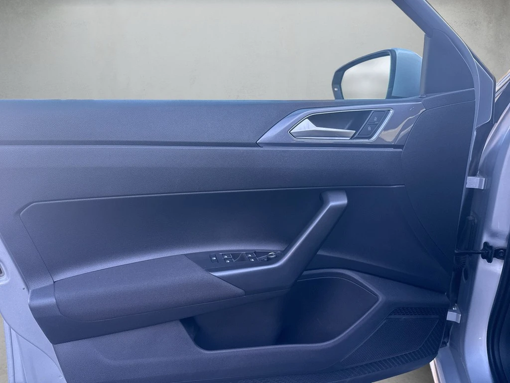 Volkswagen-Polo-image-5