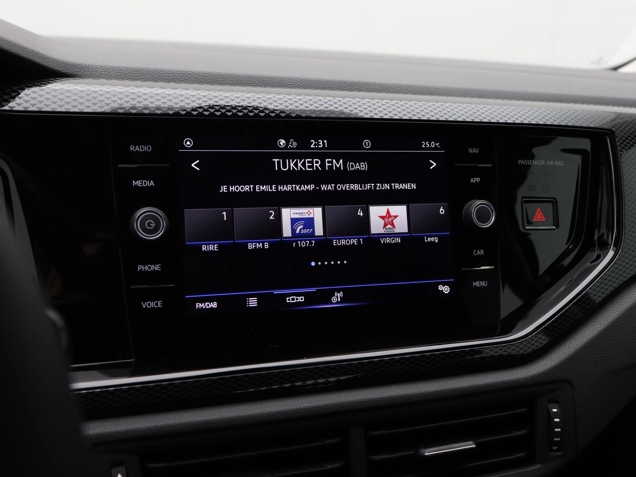 Volkswagen-Polo-image-15
