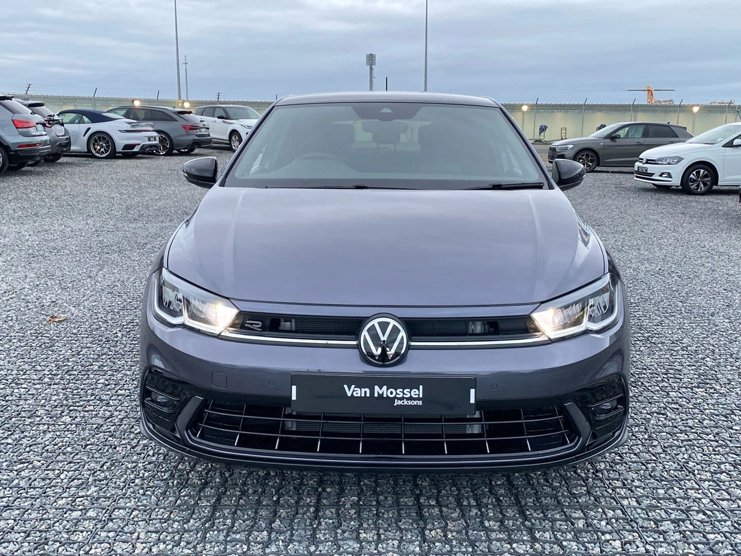 Volkswagen-Polo-image-4