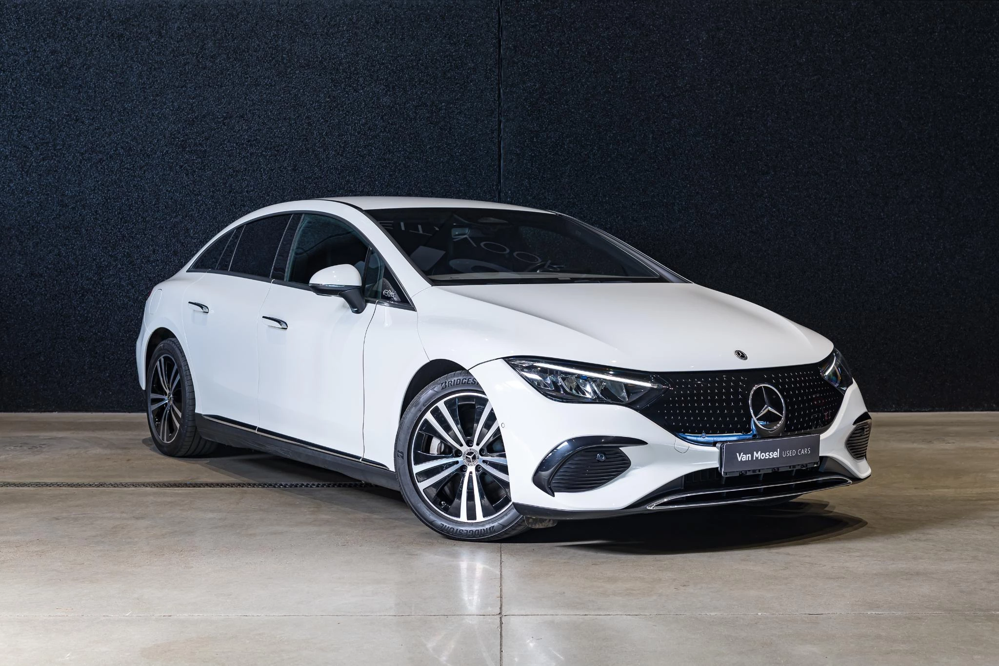 Mercedes-Benz-EQE-image-2