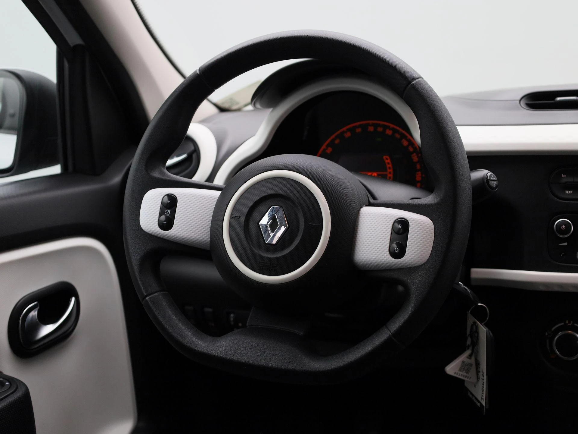 Renault-Twingo-image-9