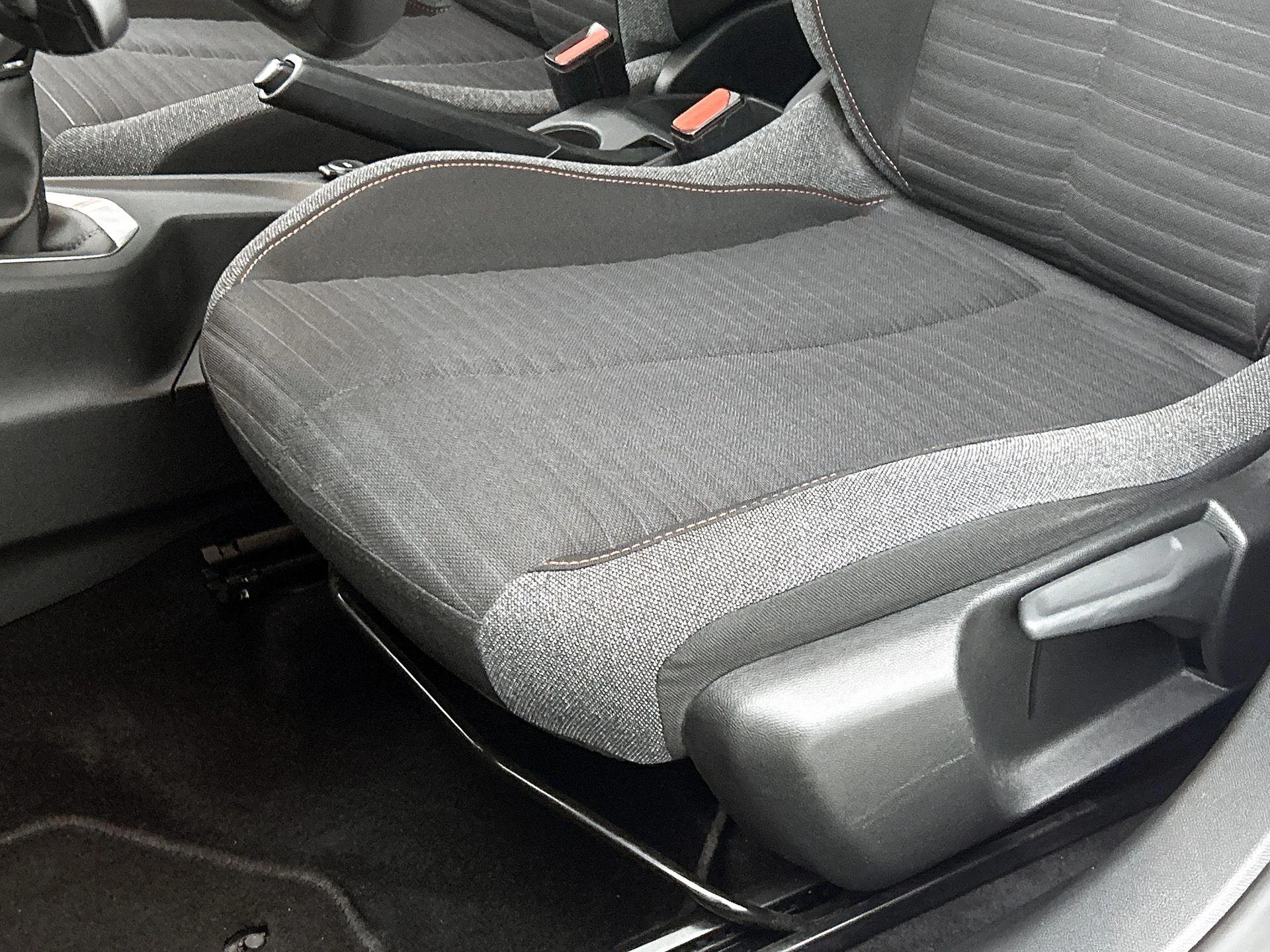 Peugeot-208-image-10