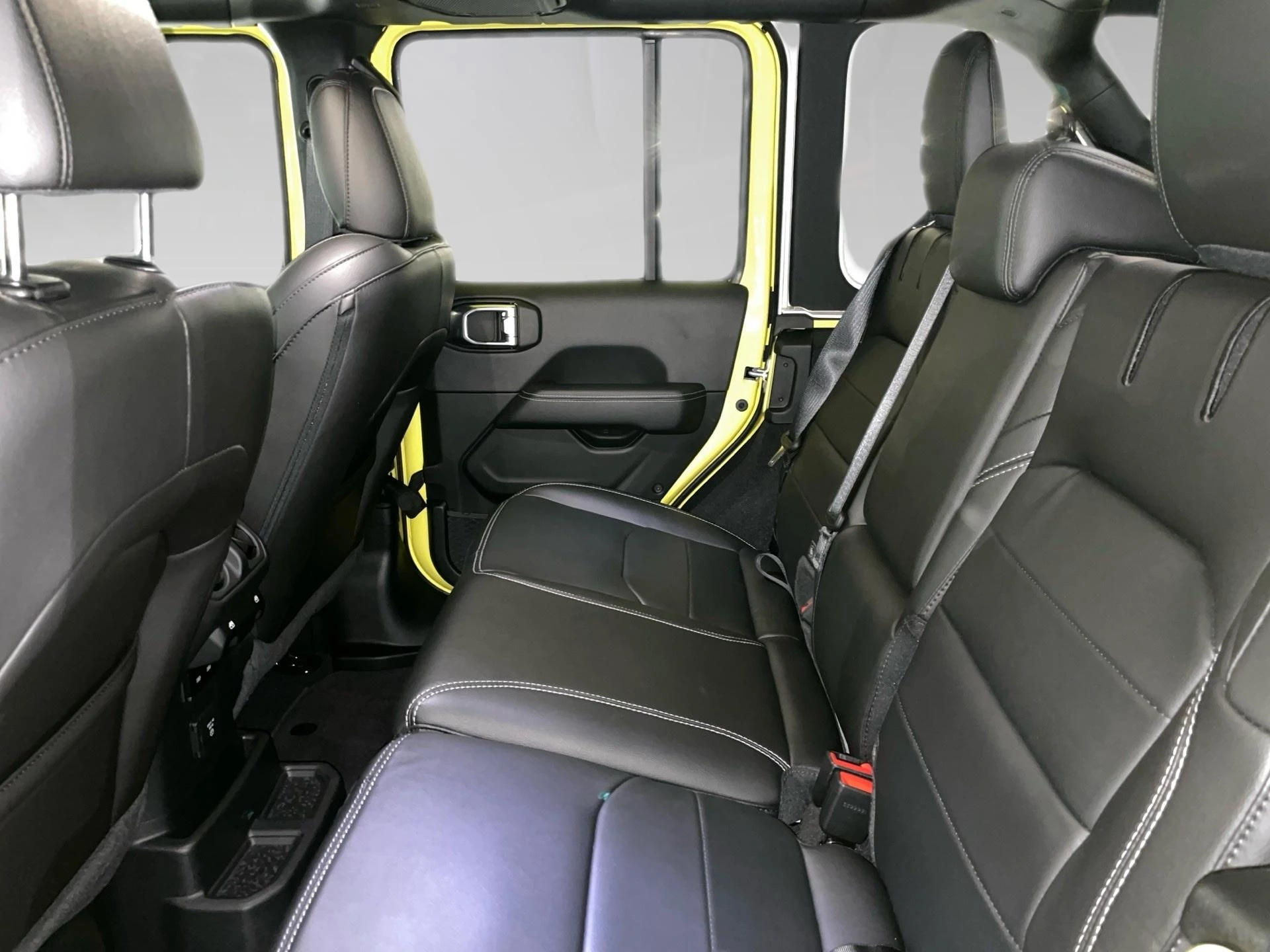 Jeep Wrangler 2.0 SAHARA Turbo 272hp AT8 4x4