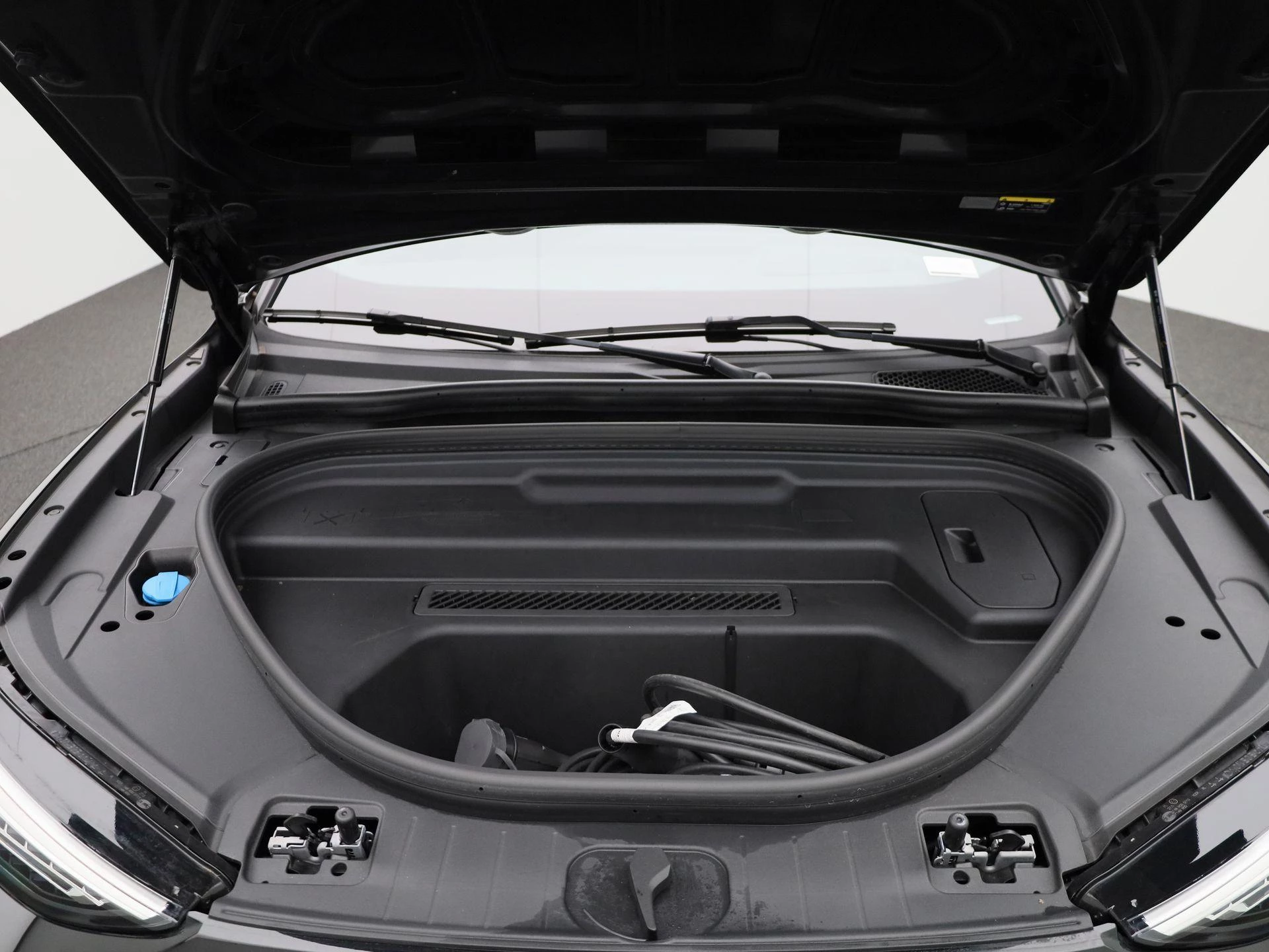 Audi-Q6 e-tron-image-58