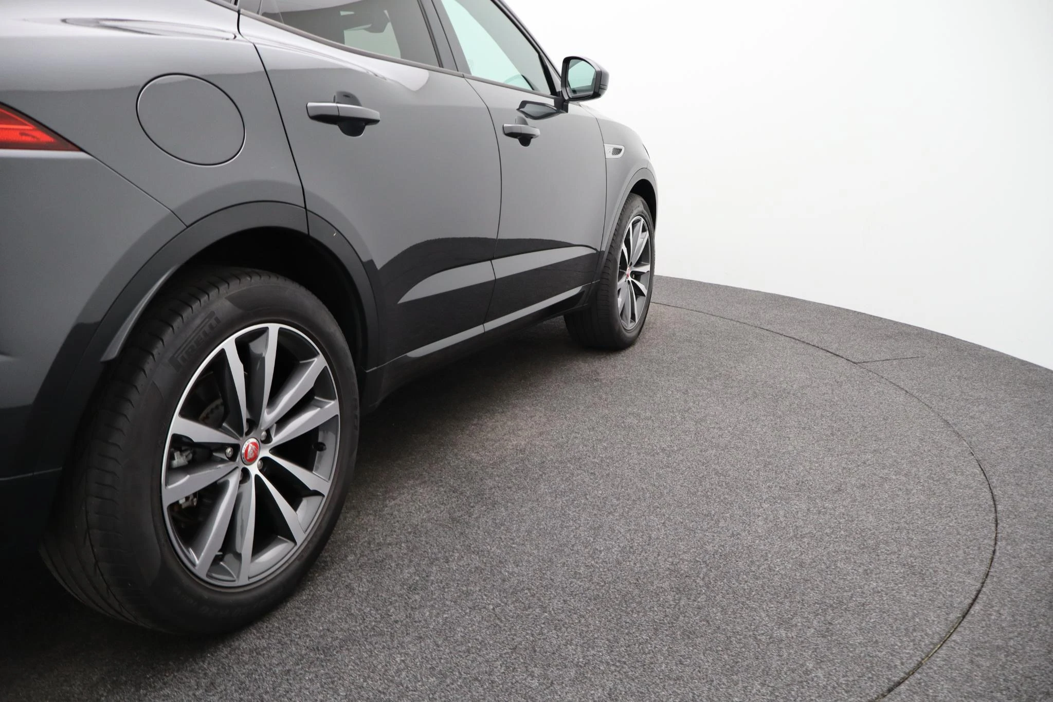 Jaguar-E-PACE-image-43