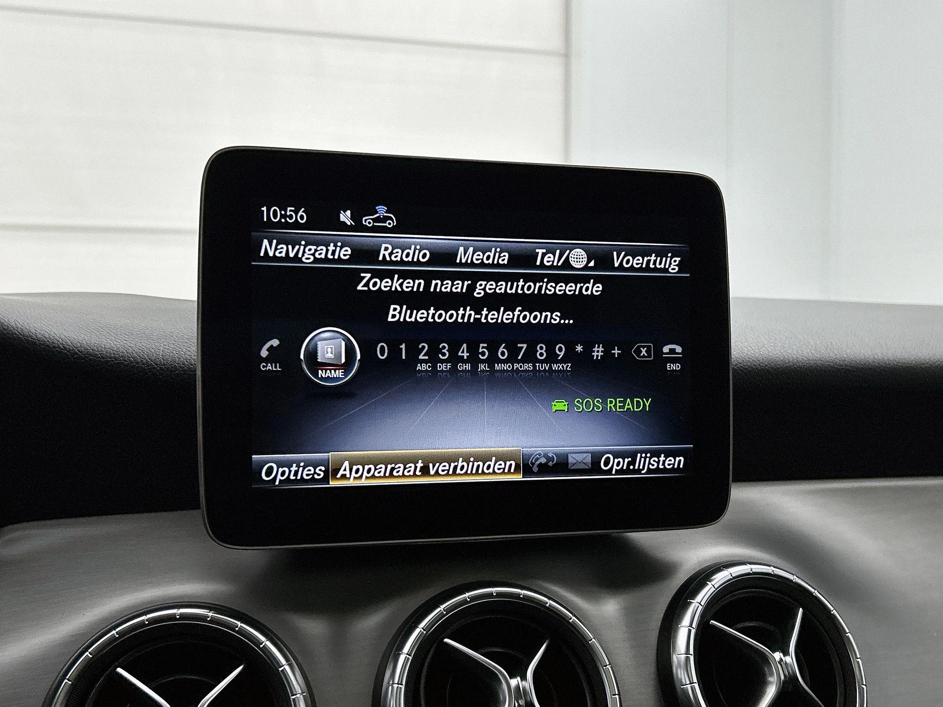 Mercedes-Benz-CLA-image-8