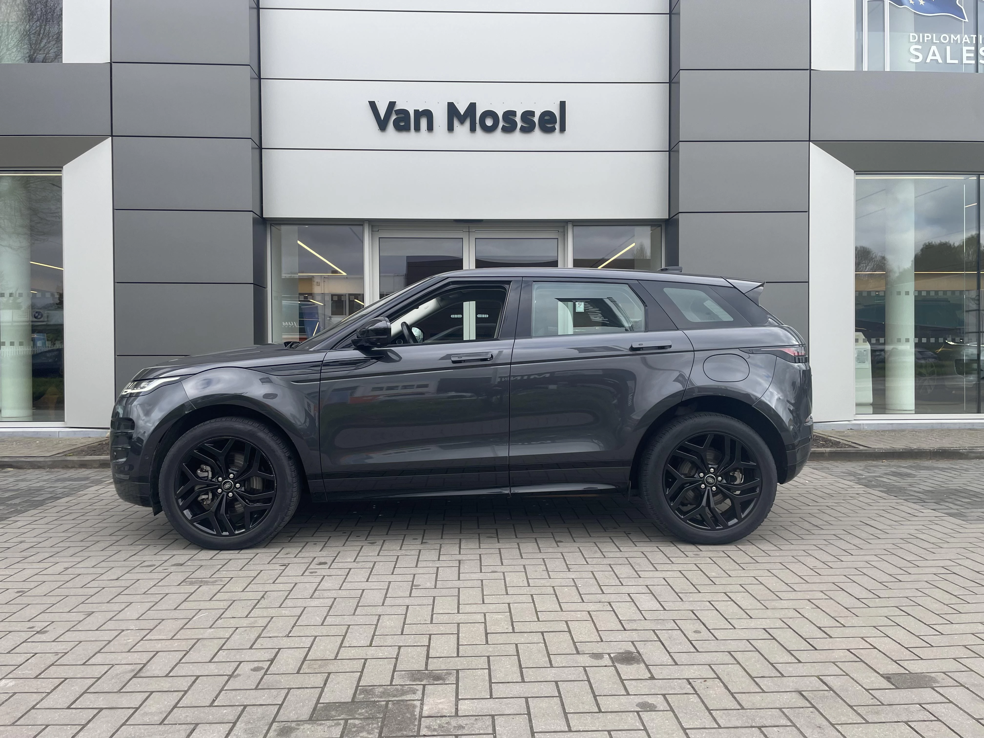 Land Rover Range Rover Evoque P300e R-Dynamic HSE