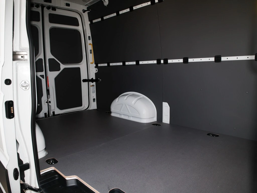 Volkswagen Crafter 35 mittellang Hochdach FWD