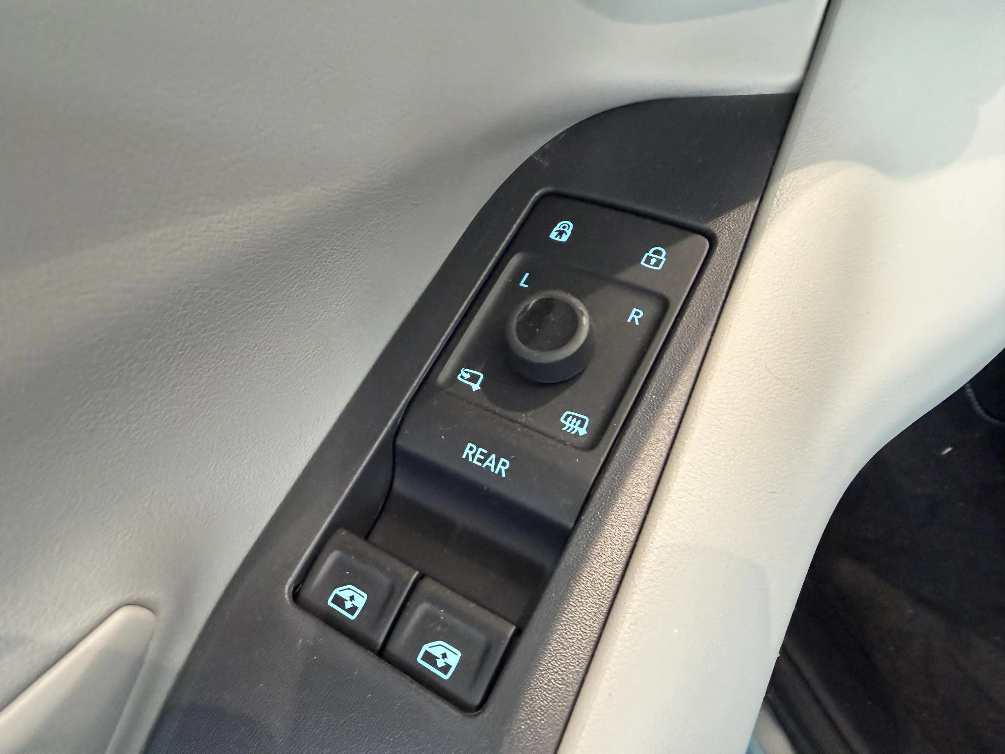 Ford-Explorer-image-15