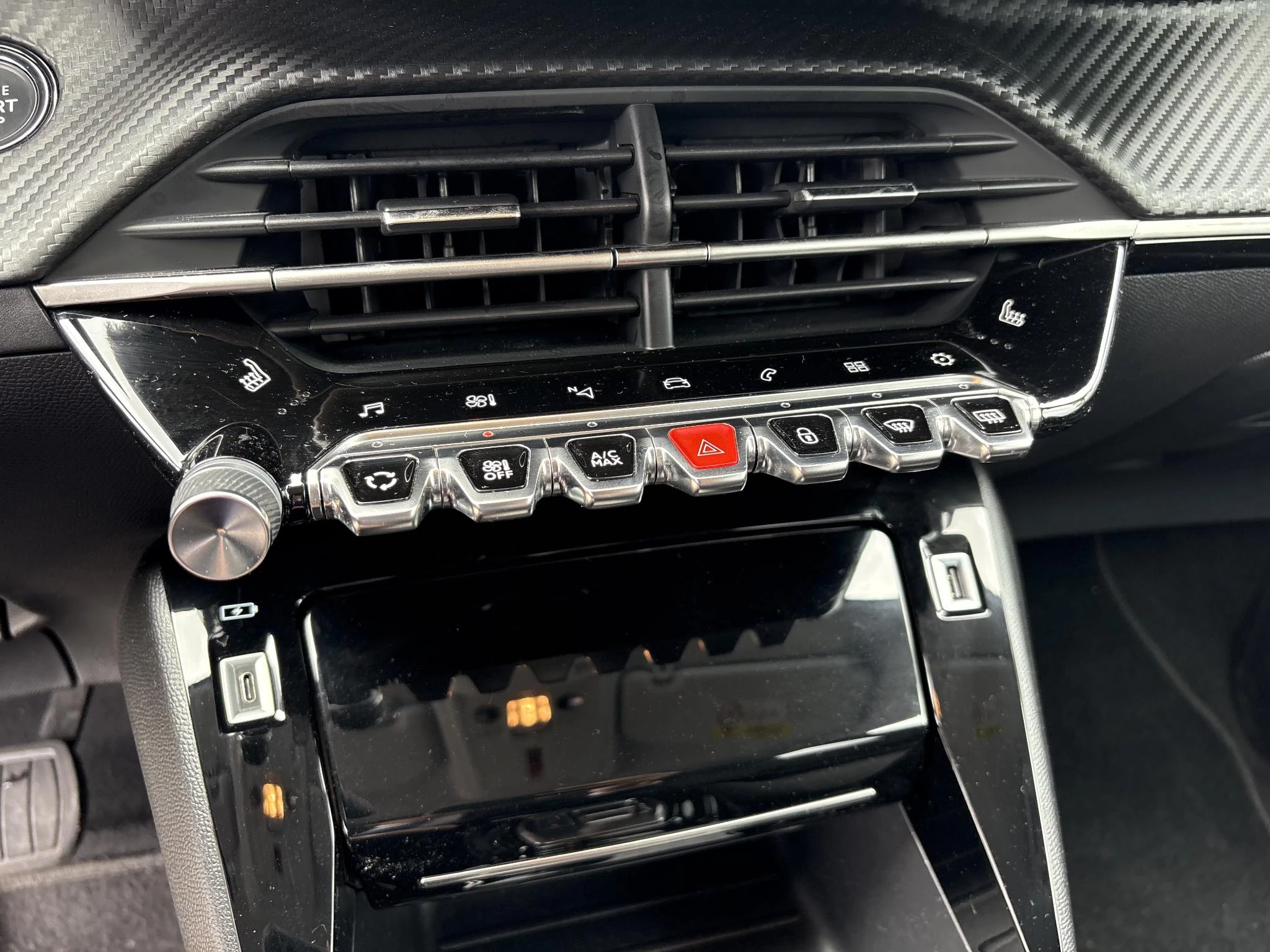 Peugeot-208-image-16