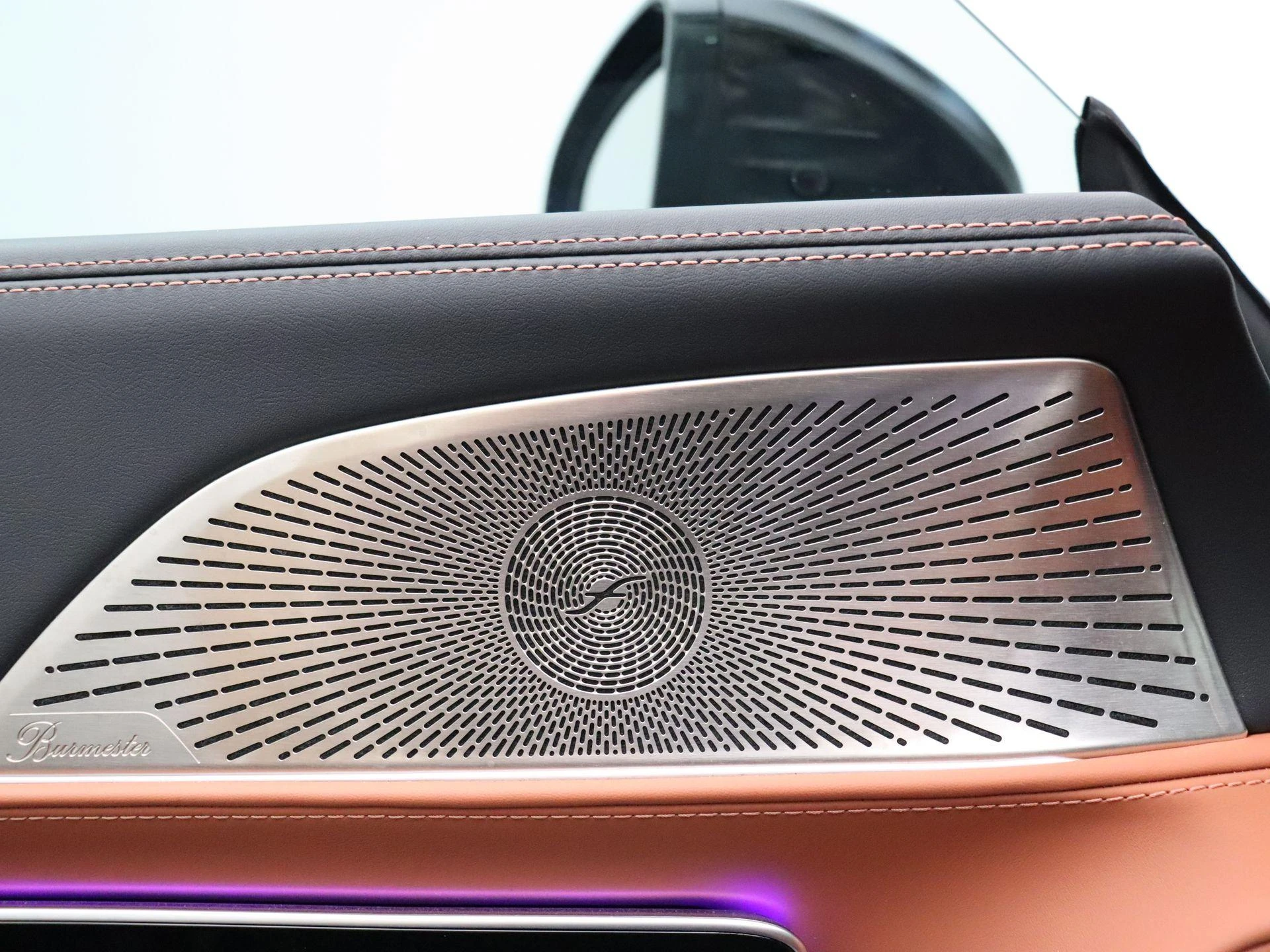 Mercedes-Benz-SL-image-9