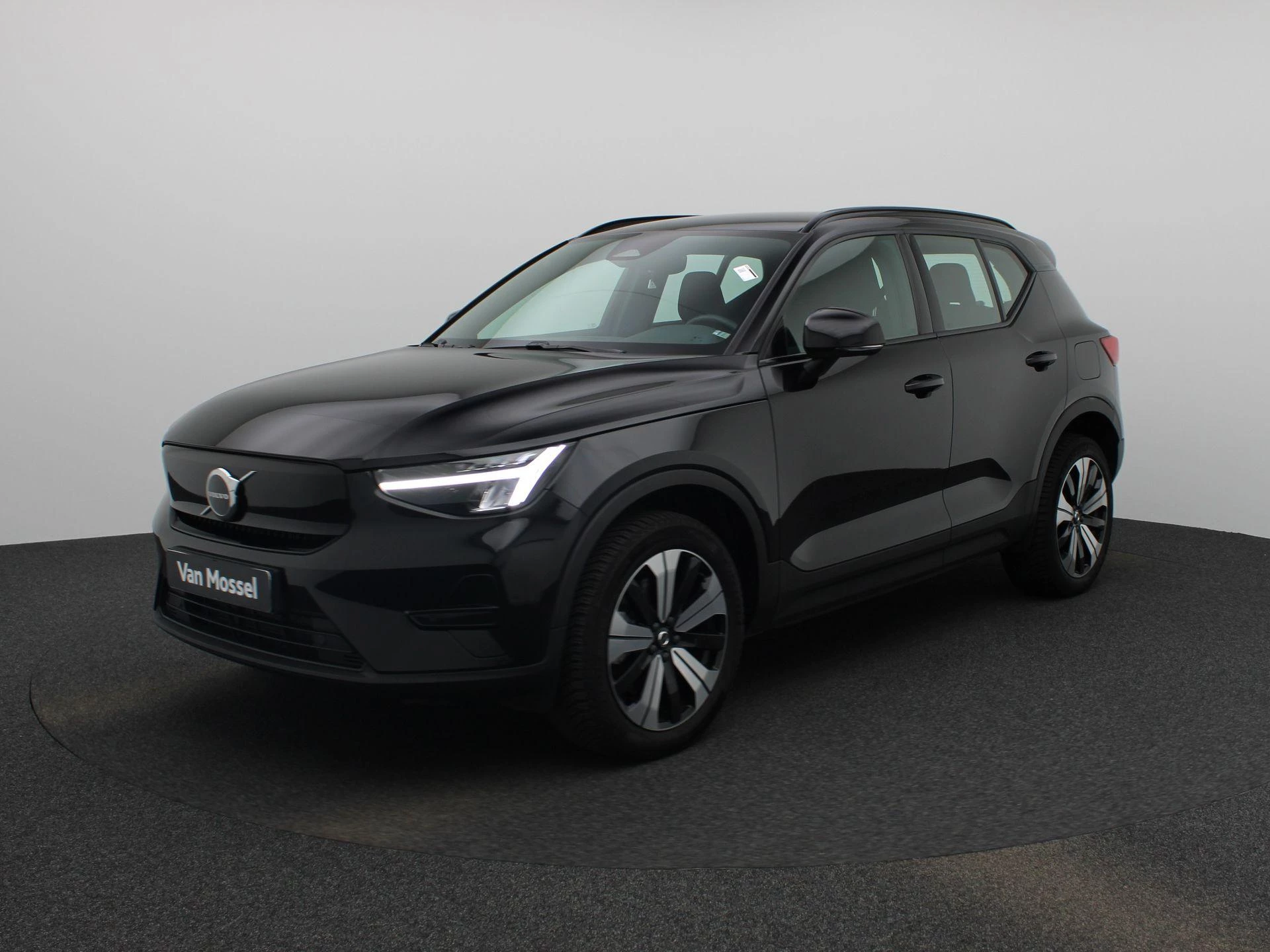 Volvo-XC40-image-0