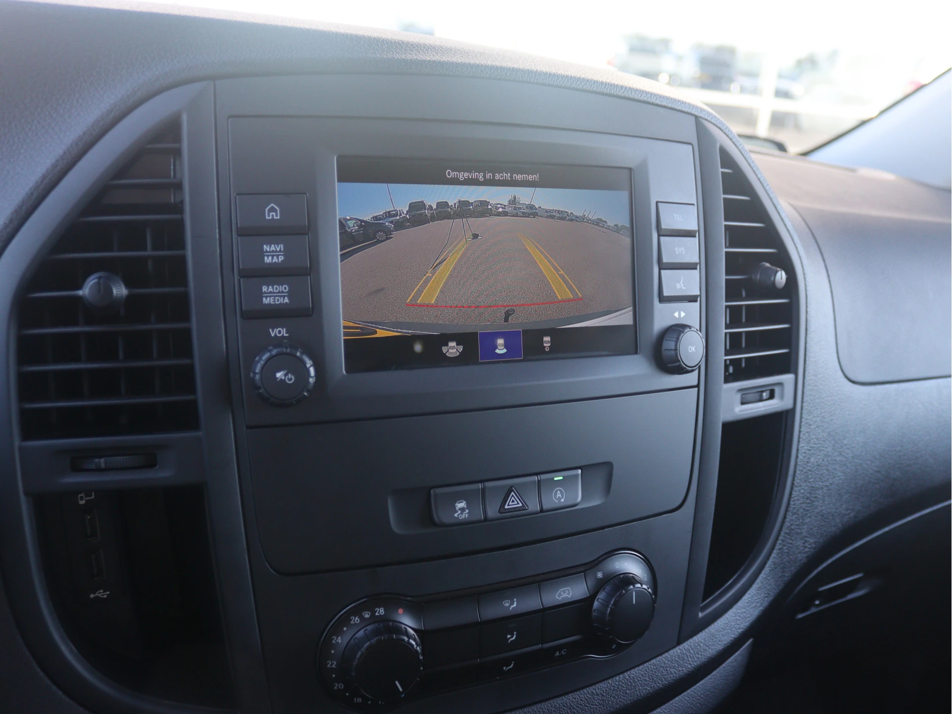 Mercedes-Benz-Vito-image-10