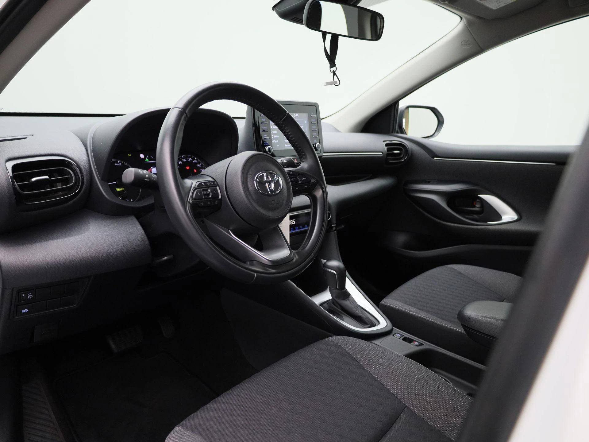 Toyota-Yaris-image-28