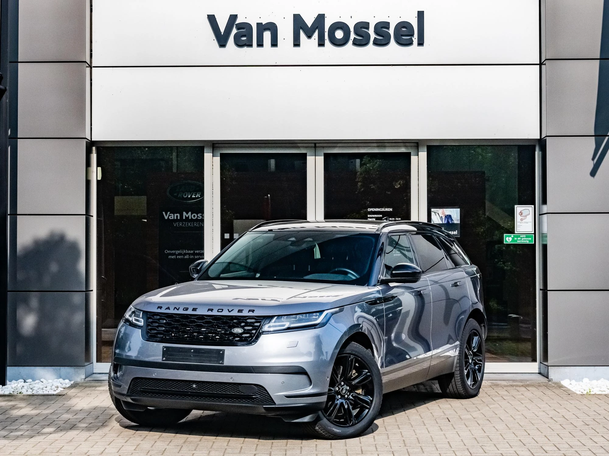 Land Rover-Range Rover Velar-image-0