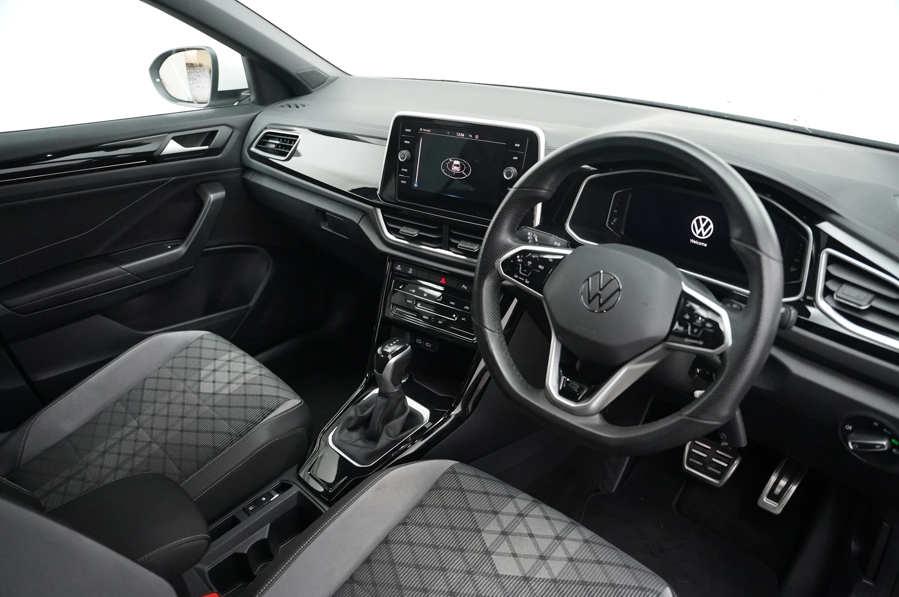 Volkswagen-T-Roc-image-5