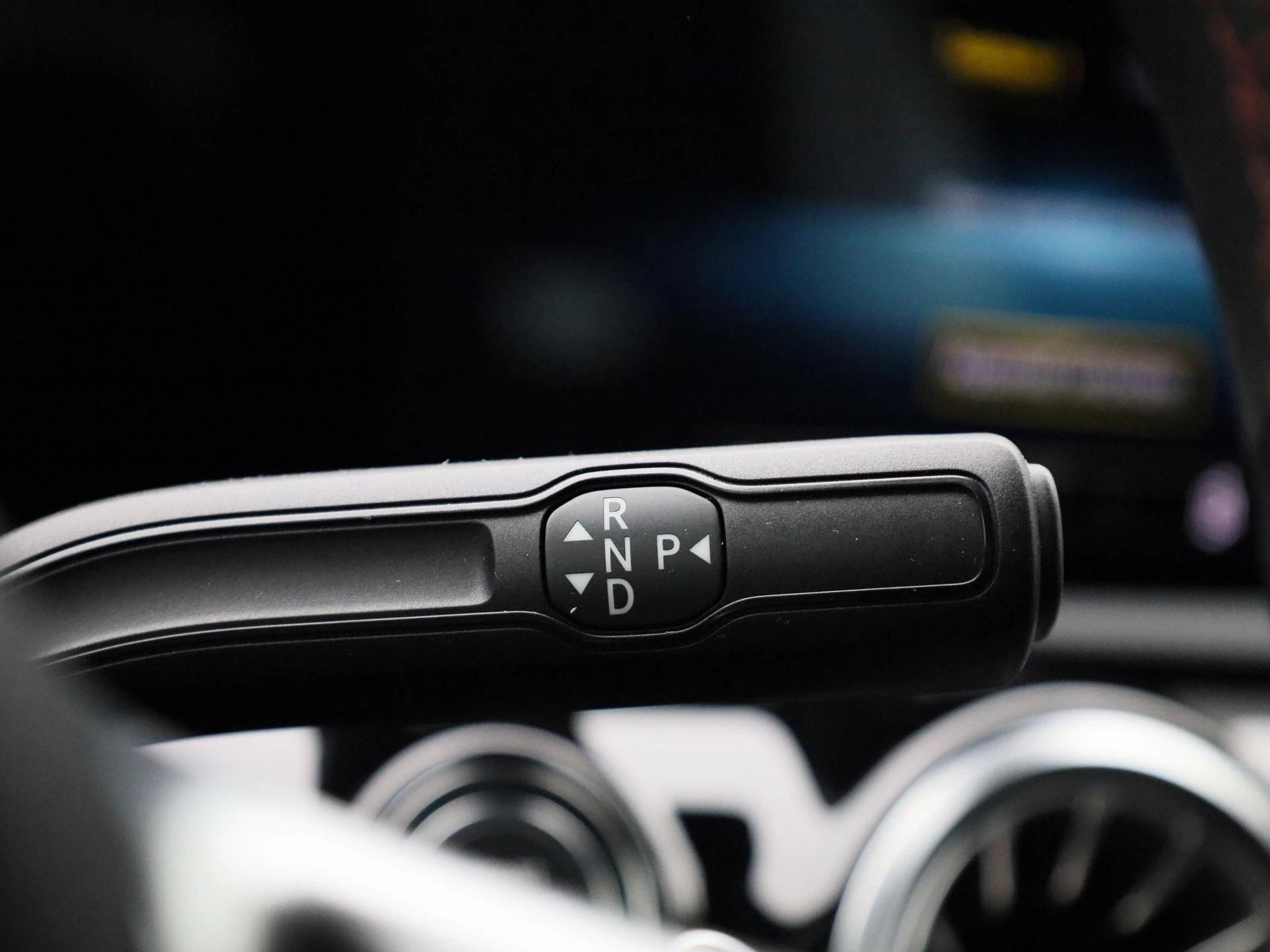 Mercedes-Benz-CLA-image-25