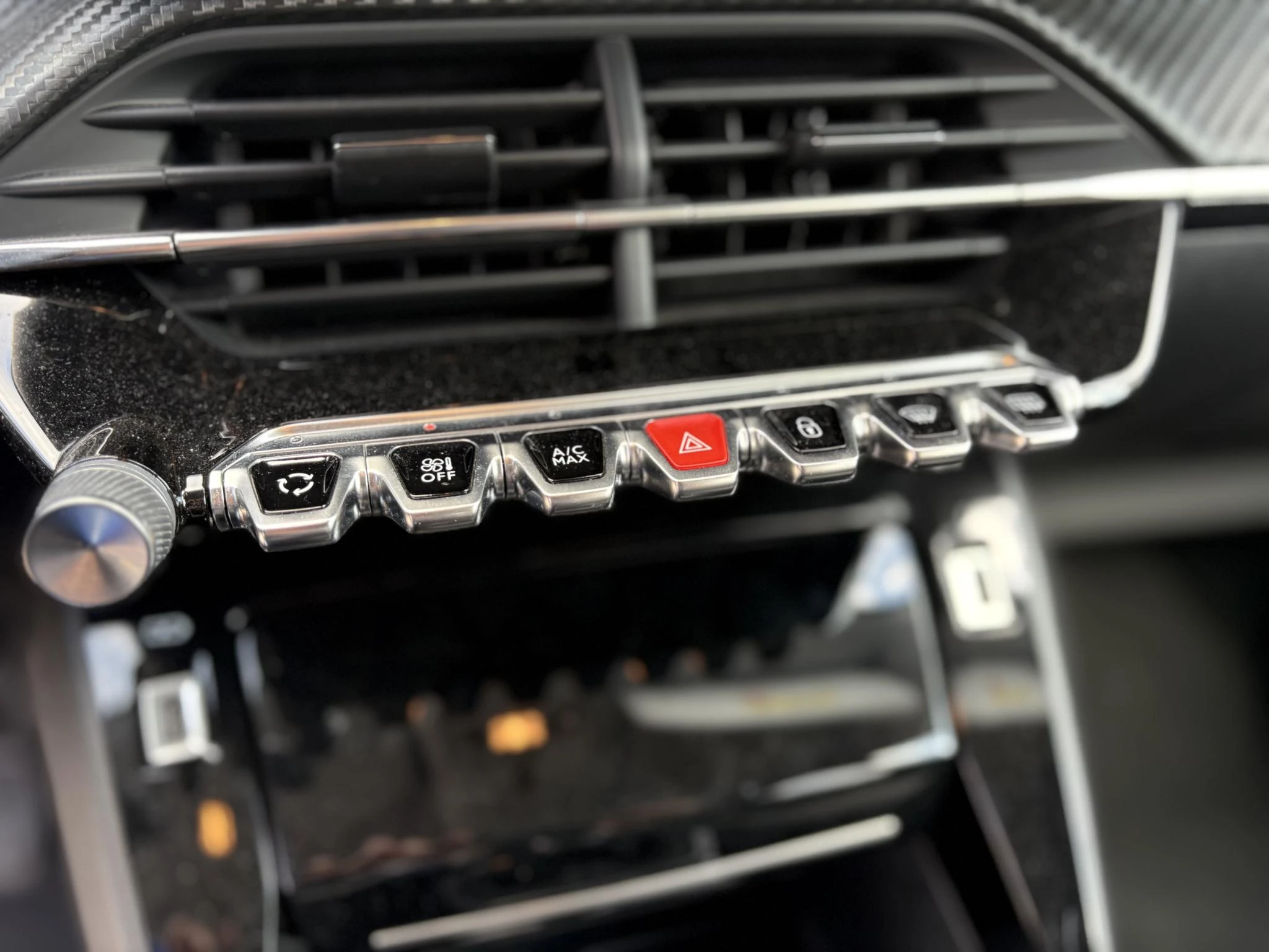Peugeot-208-image-18