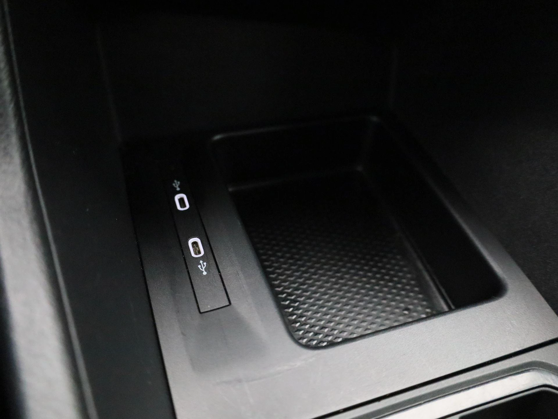 Volkswagen-Caddy-image-19