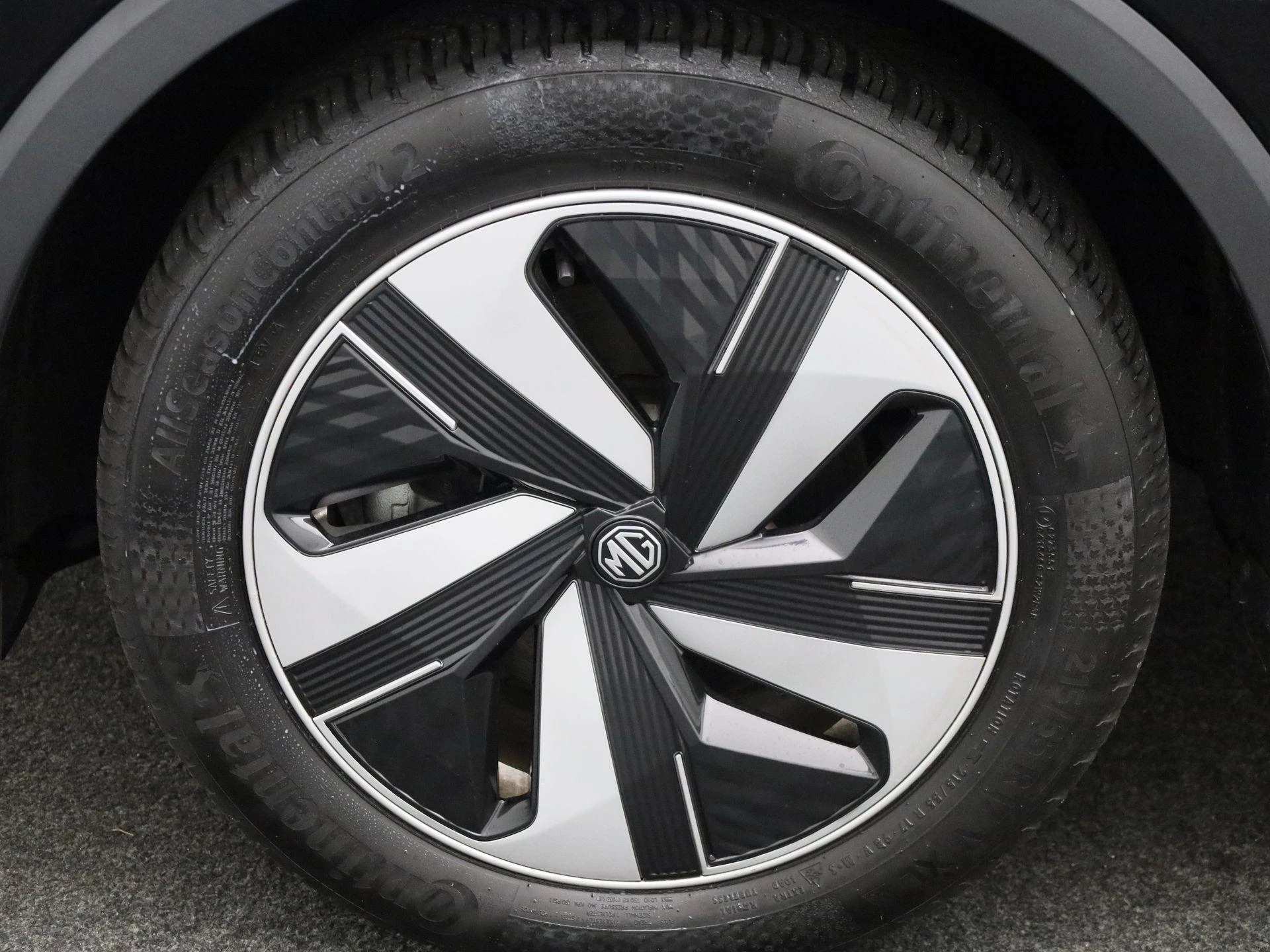 MG ZS EV Long Range Luxury 70 kWh
