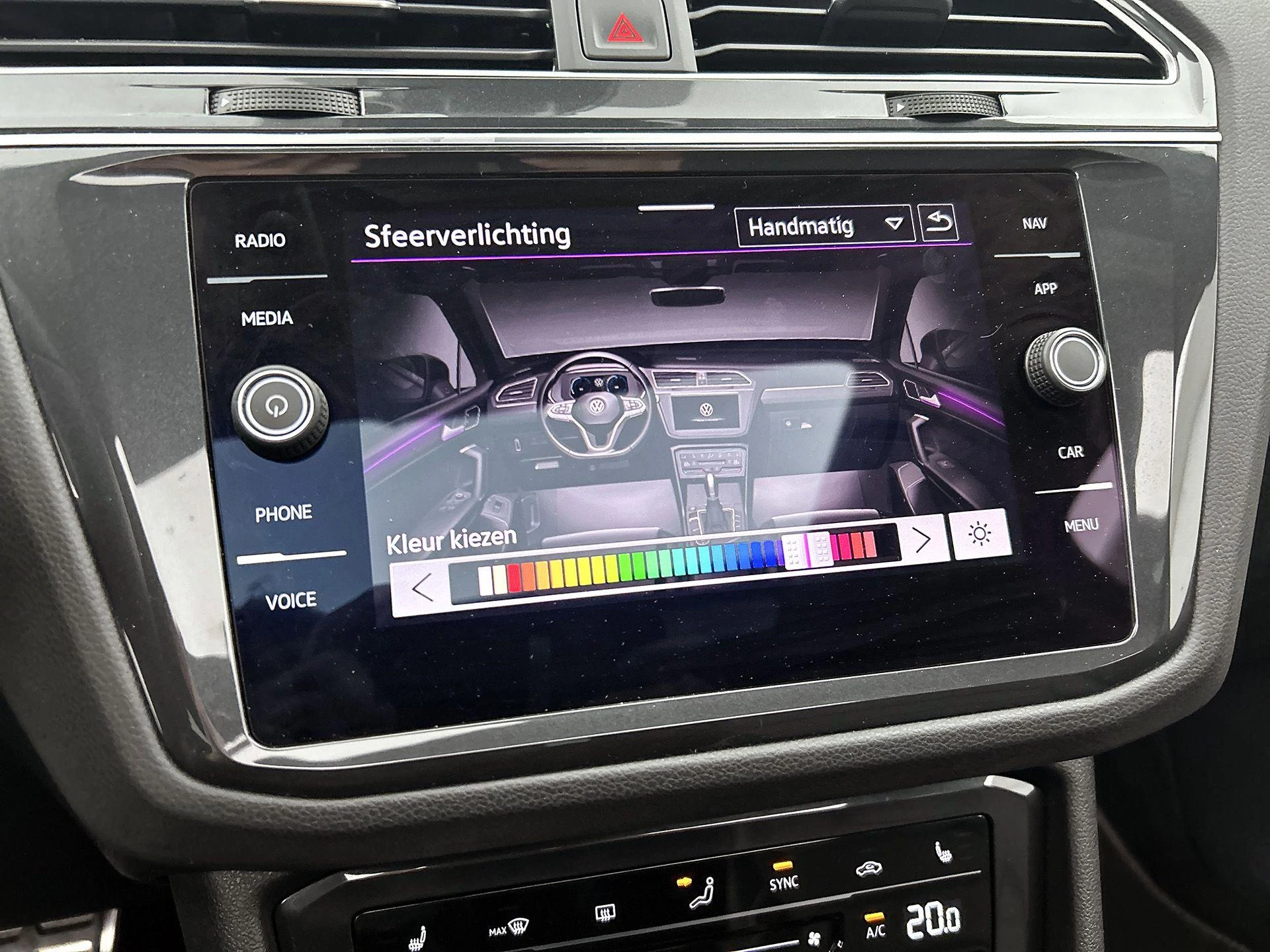 Volkswagen-Tiguan-image-38