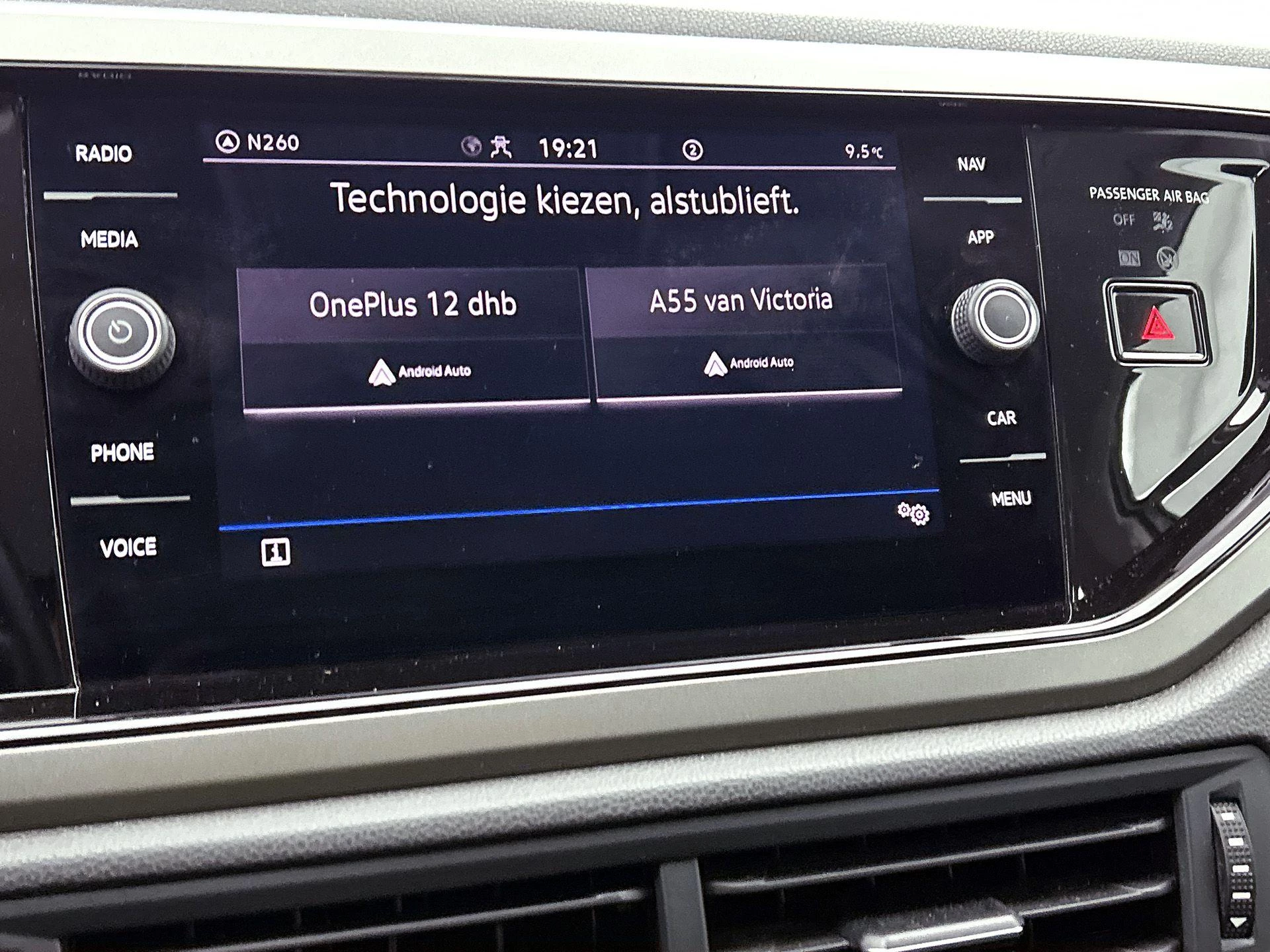 Volkswagen-Polo-image-16