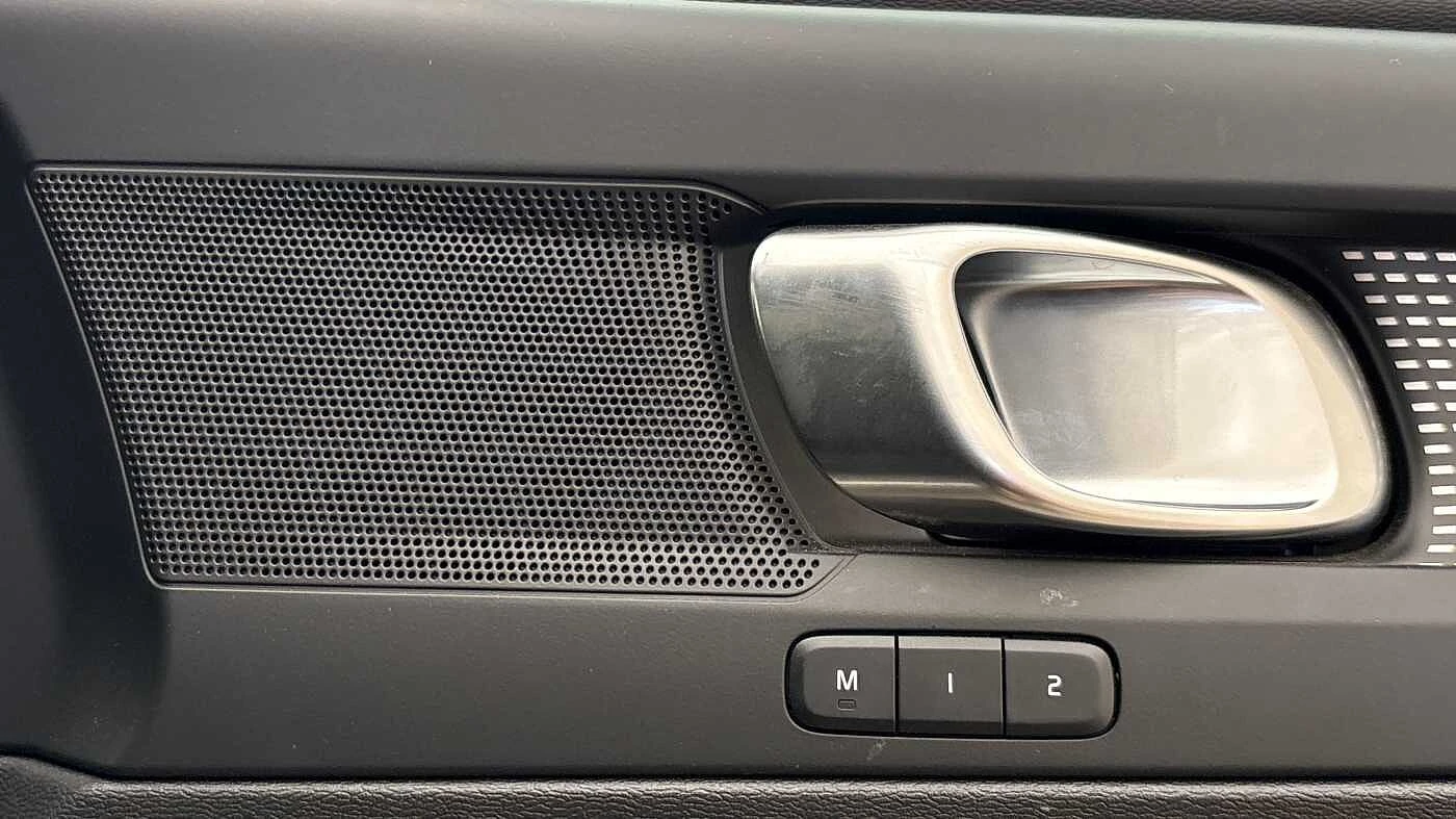 Volvo-XC40-image-20