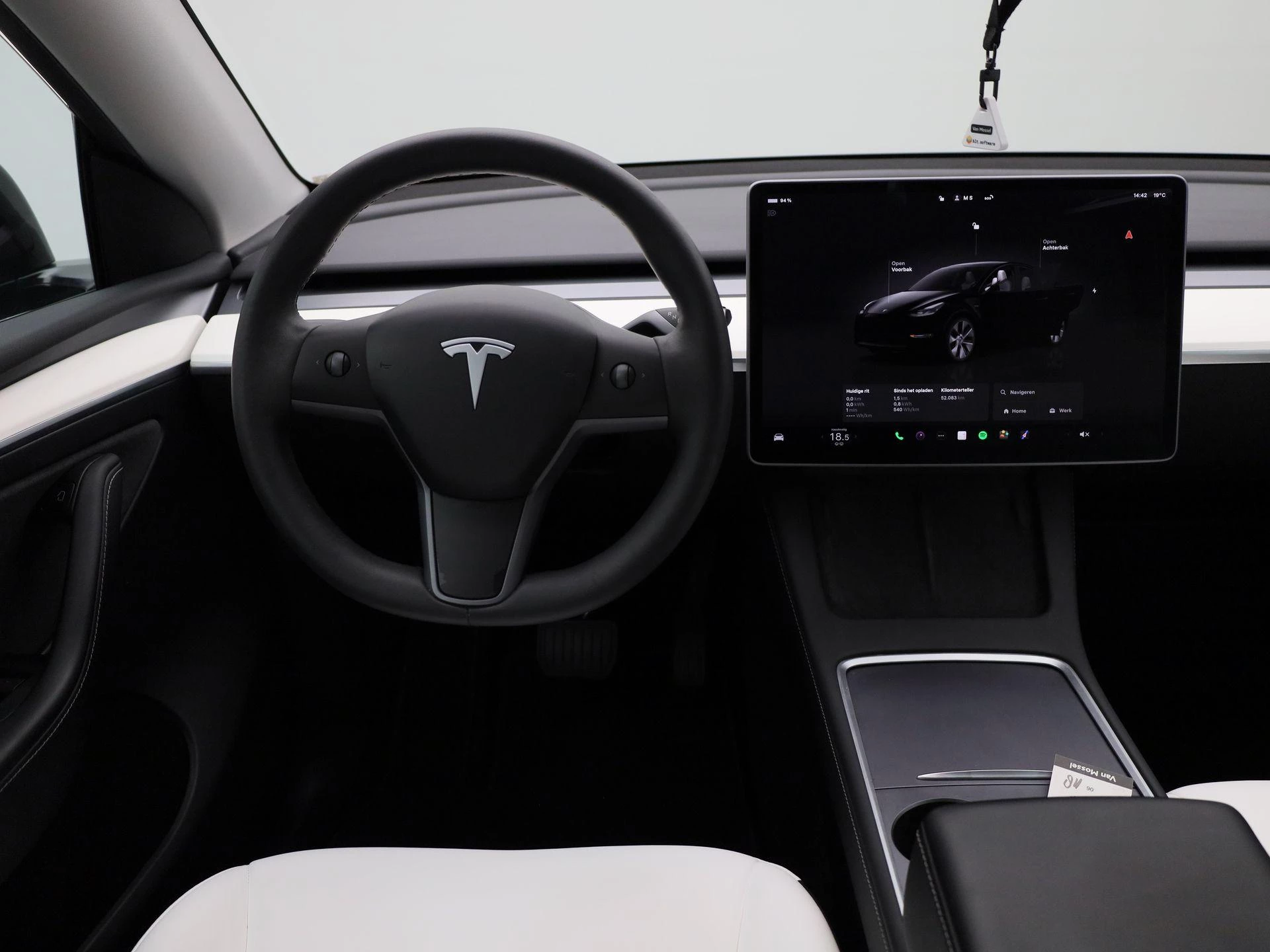 Tesla-Model Y-image-6
