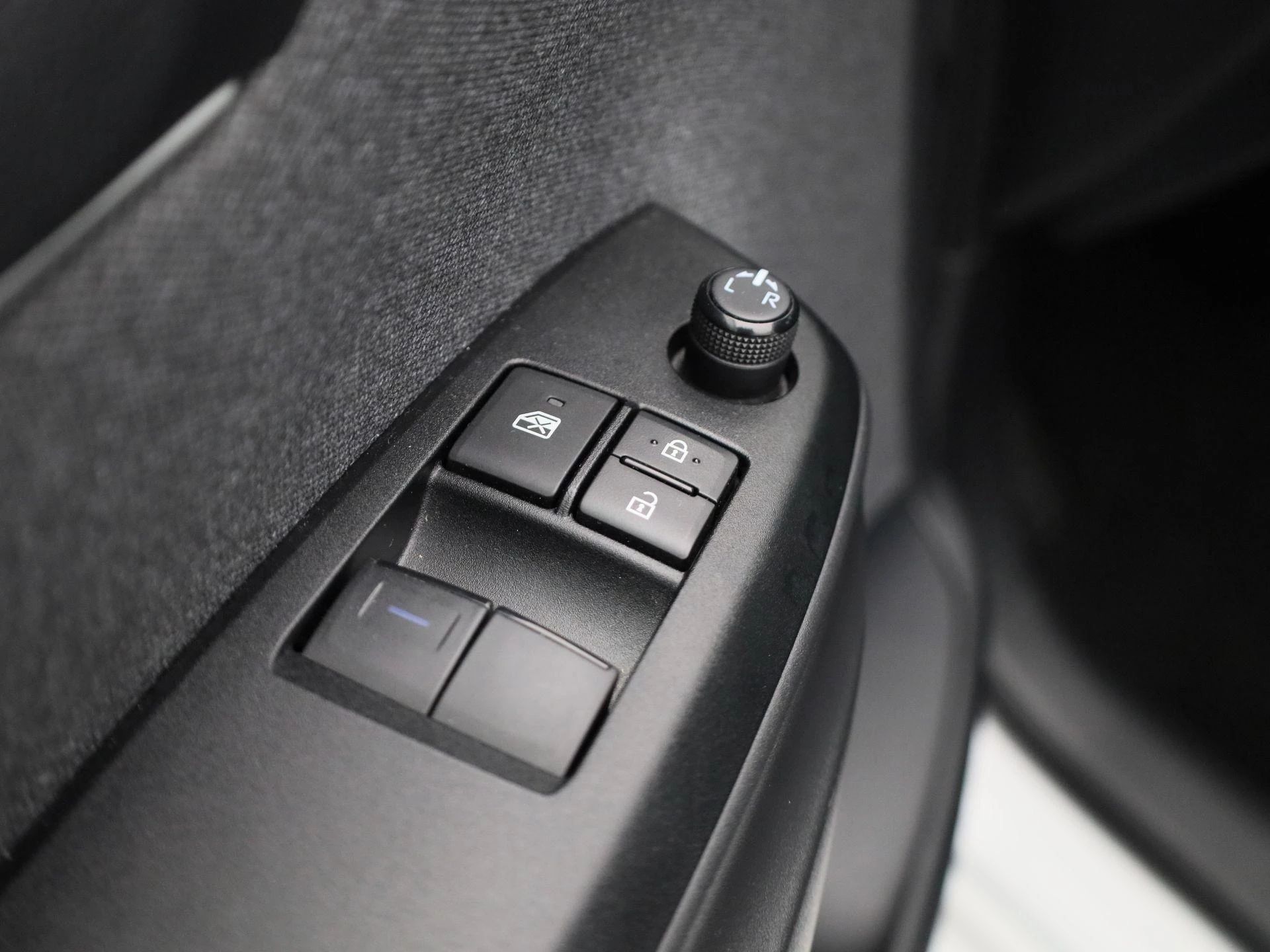 Toyota-Yaris-image-23
