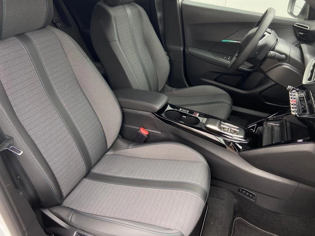 Peugeot-e-2008-image-15