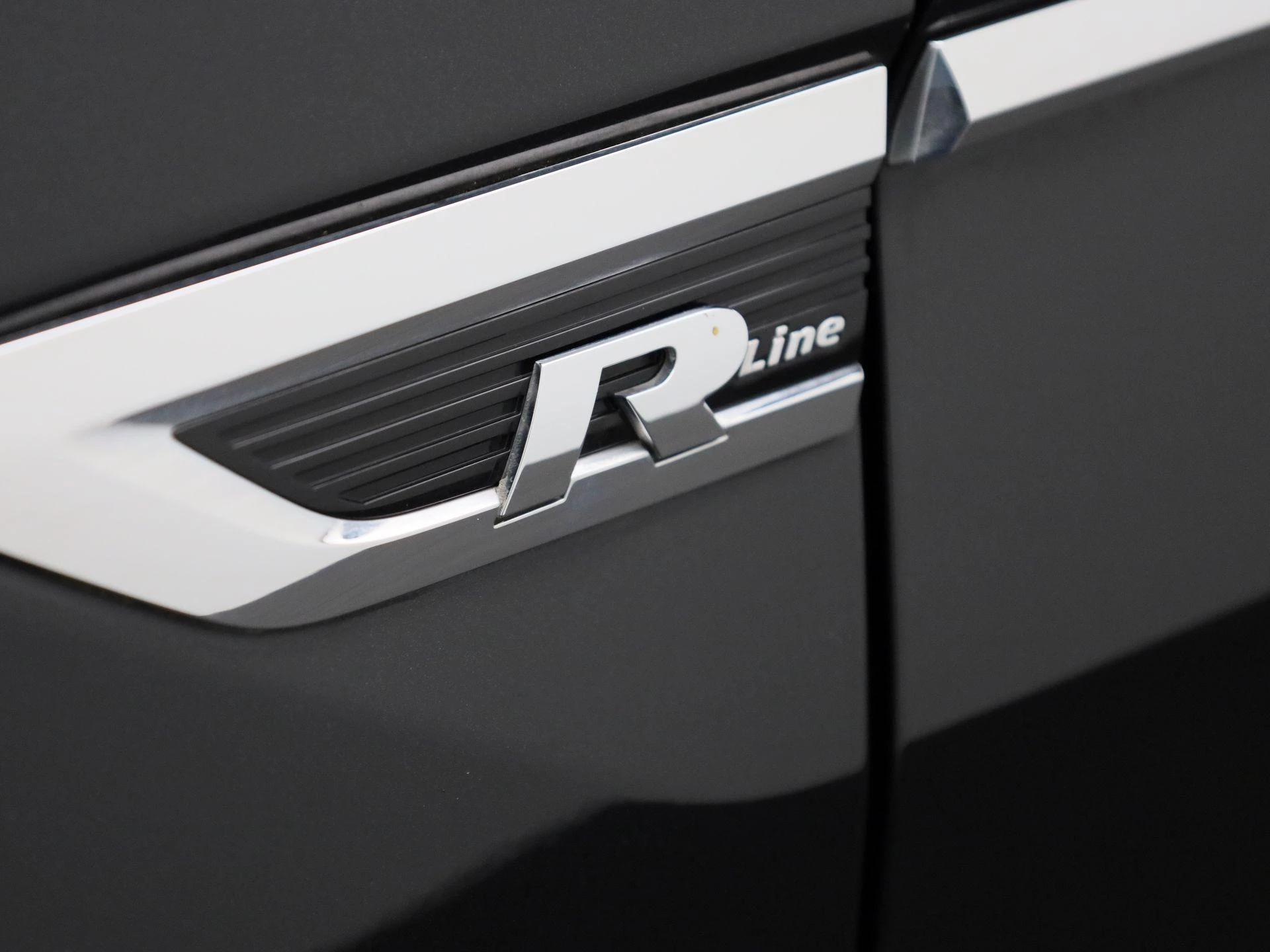 Volkswagen-Tiguan-image-16
