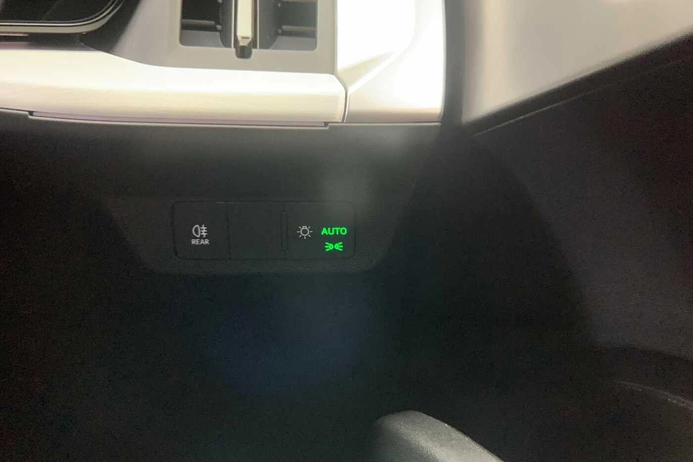 Audi-Q4 e-tron-image-21