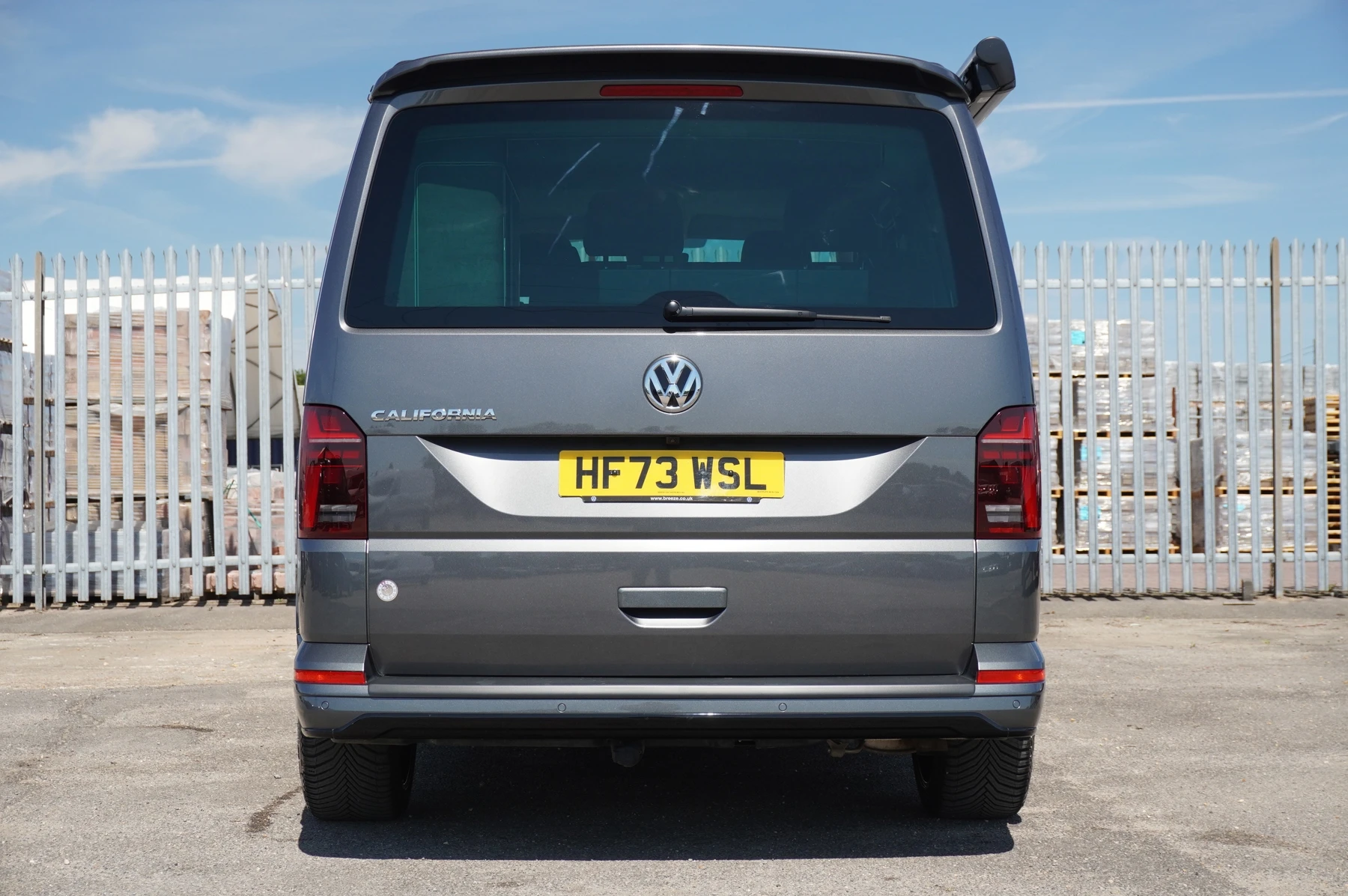 Volkswagen-California-image-18