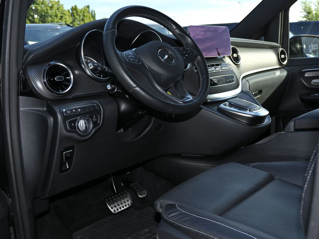 Mercedes-Benz-V-Klasse 300 d-image-6