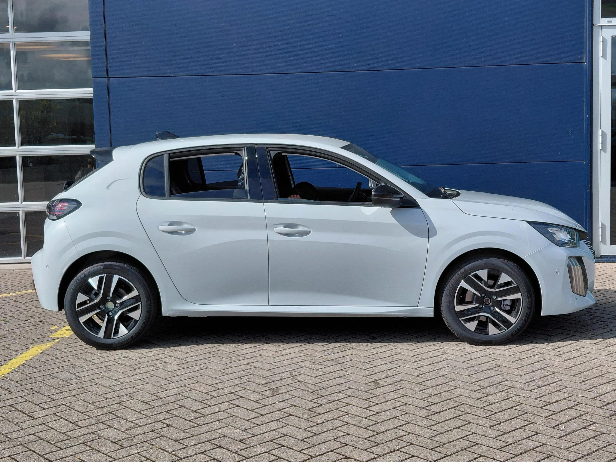 Peugeot-208-image-5