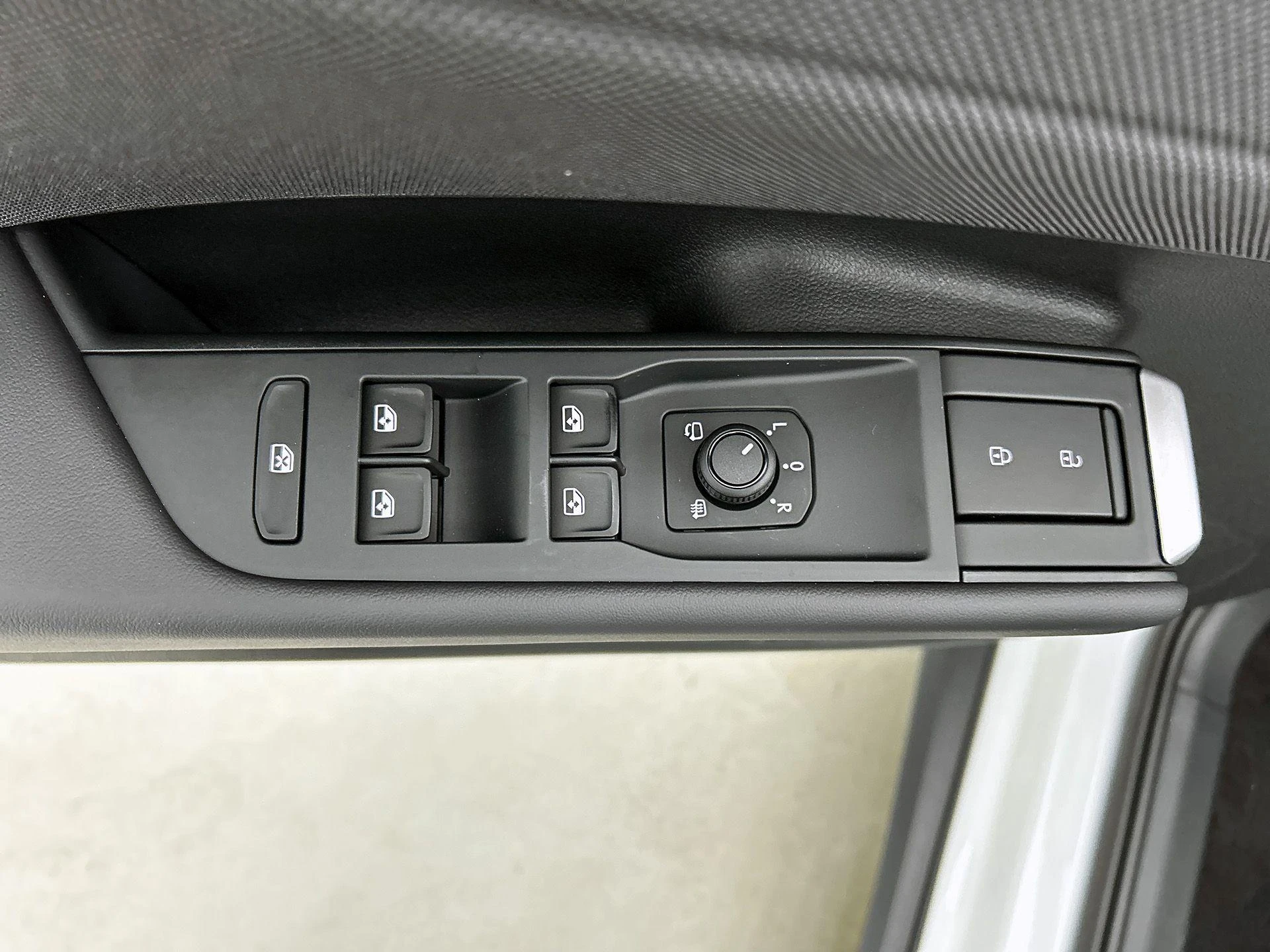 Volkswagen-T-Roc-image-32