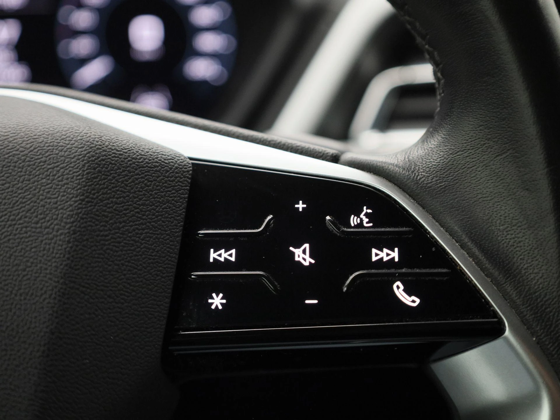 Audi-Q4 e-tron-image-23