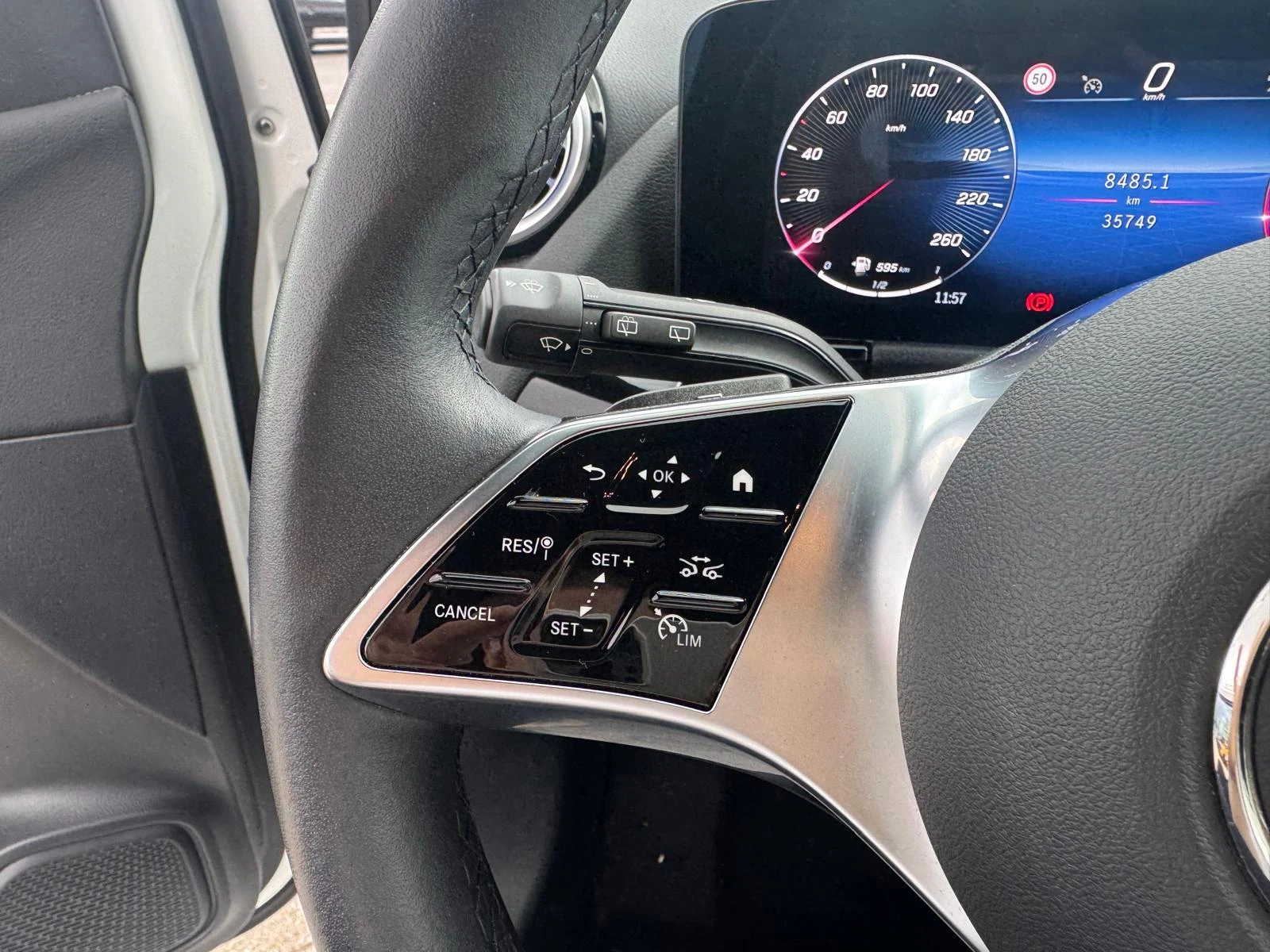 Mercedes-Benz-B-Klasse-image-13