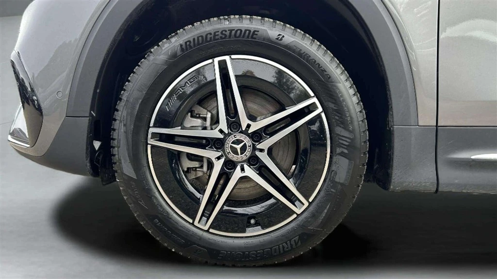 Mercedes-Benz-EQB-image-12